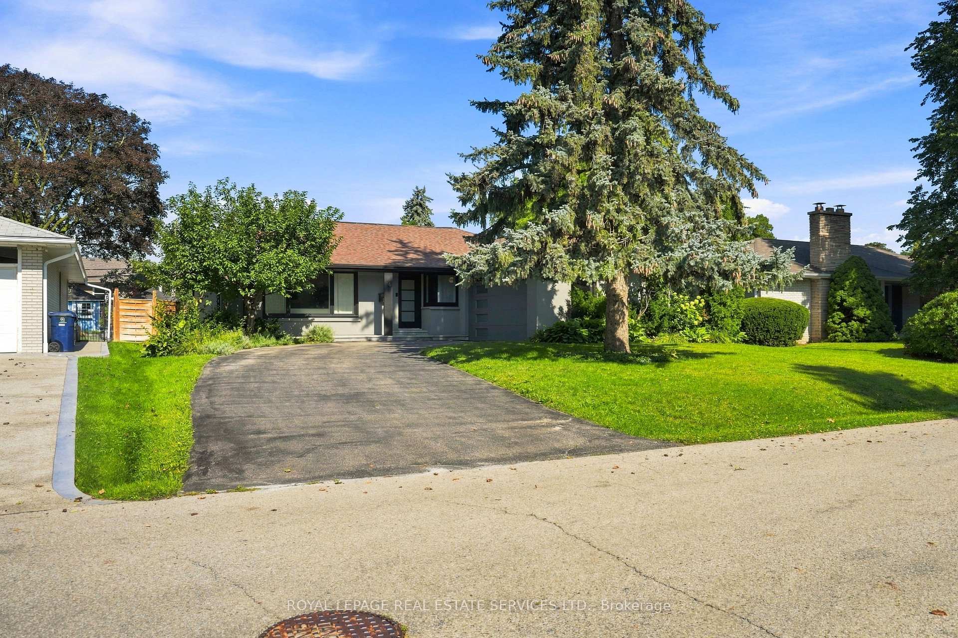 16 Oldham Road, Toronto, On M9a 2b7