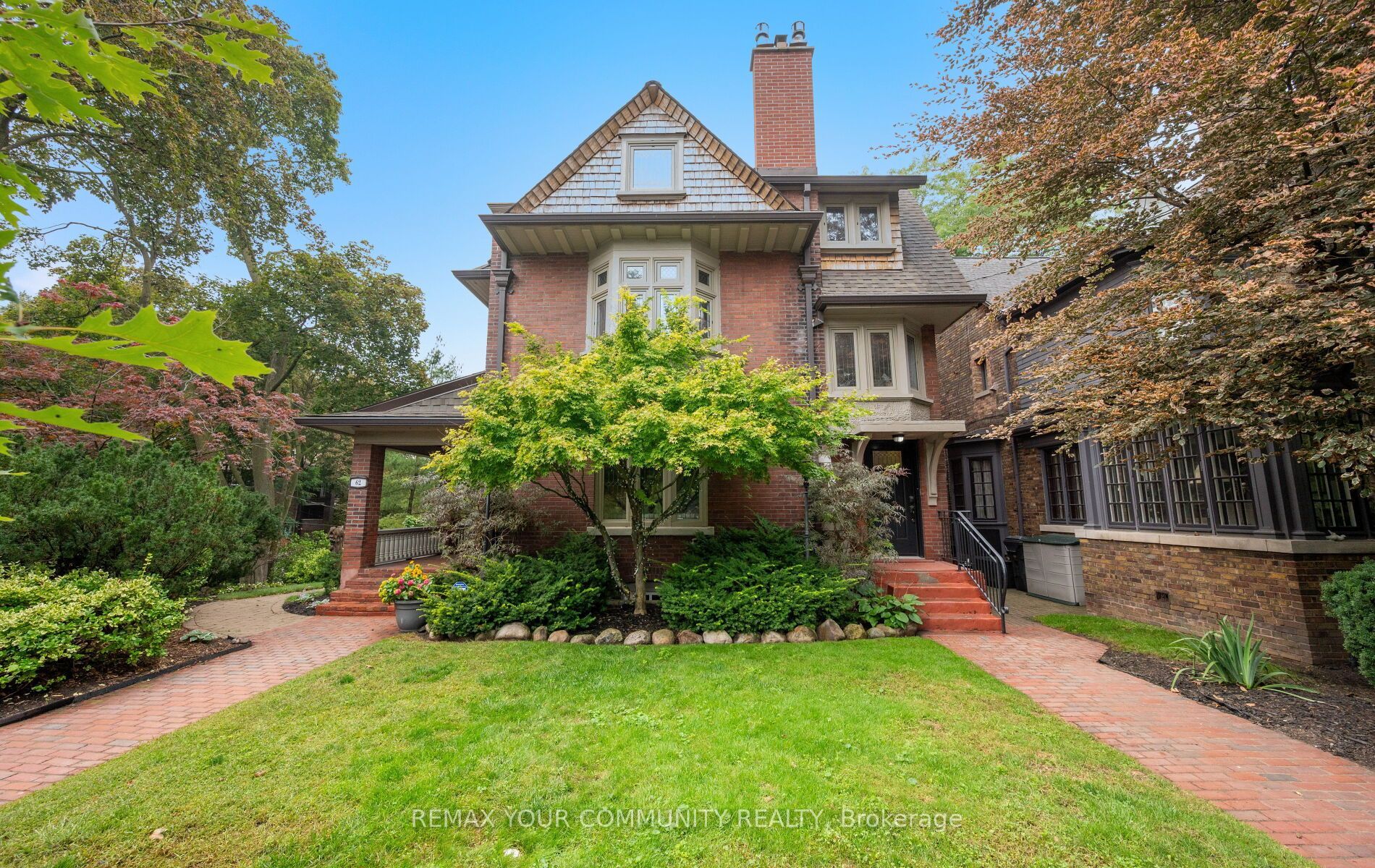 62 Indian Grove, Toronto, On M6r 2y4