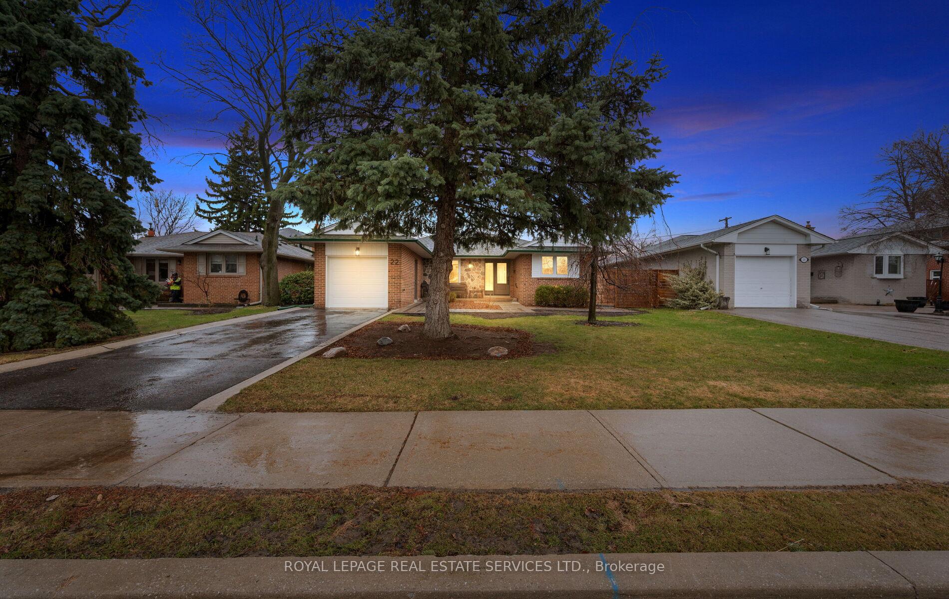 22 Arbroath Crescent, Toronto, On M9c 2t1