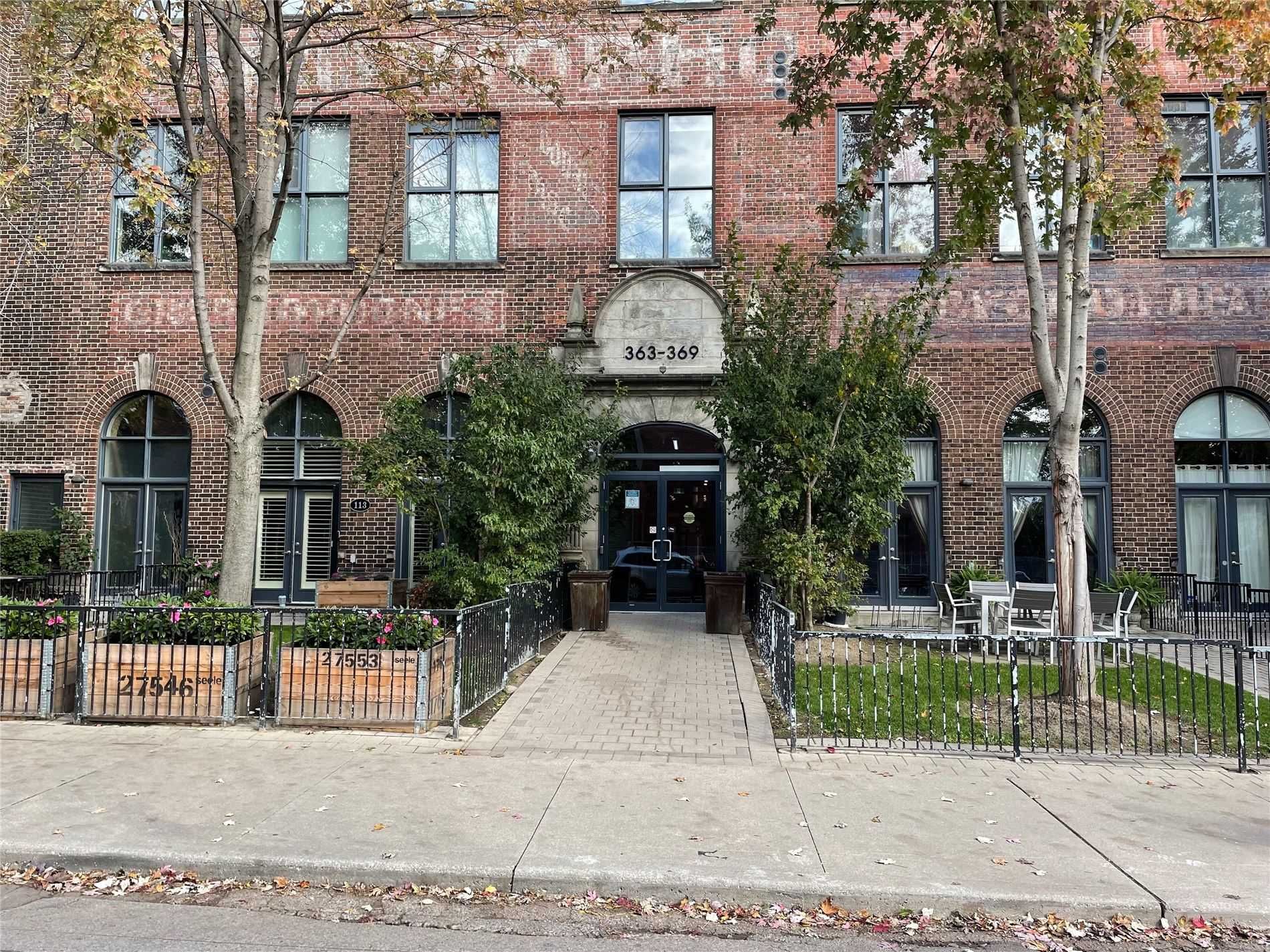 369 Sorauren Avenue 414, Toronto, On M6r 3c2