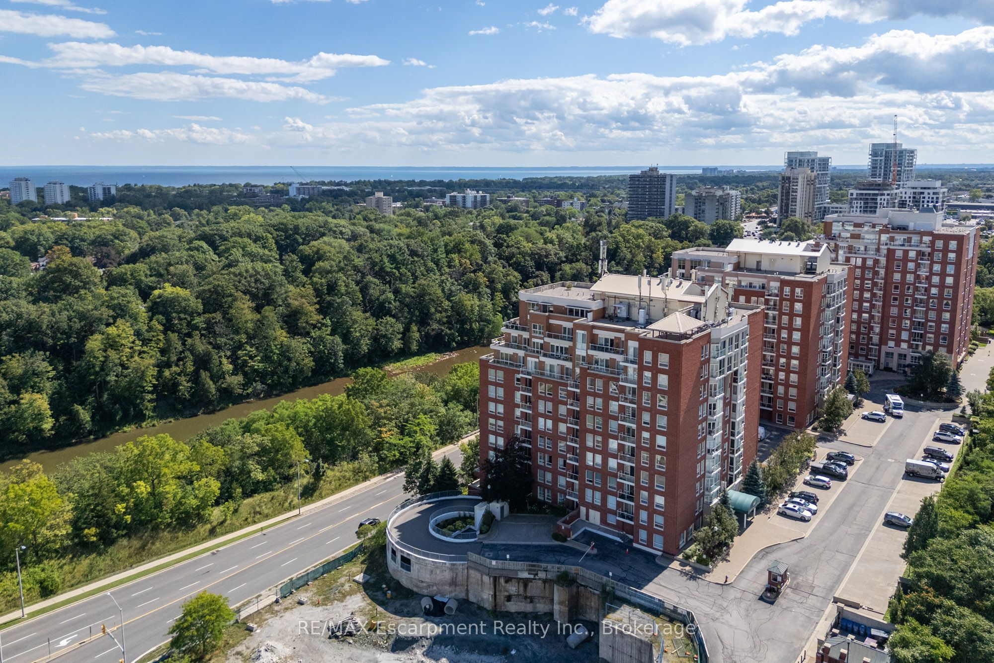 60 Old Mill Road Ph1, Oakville, On L6j 7v9