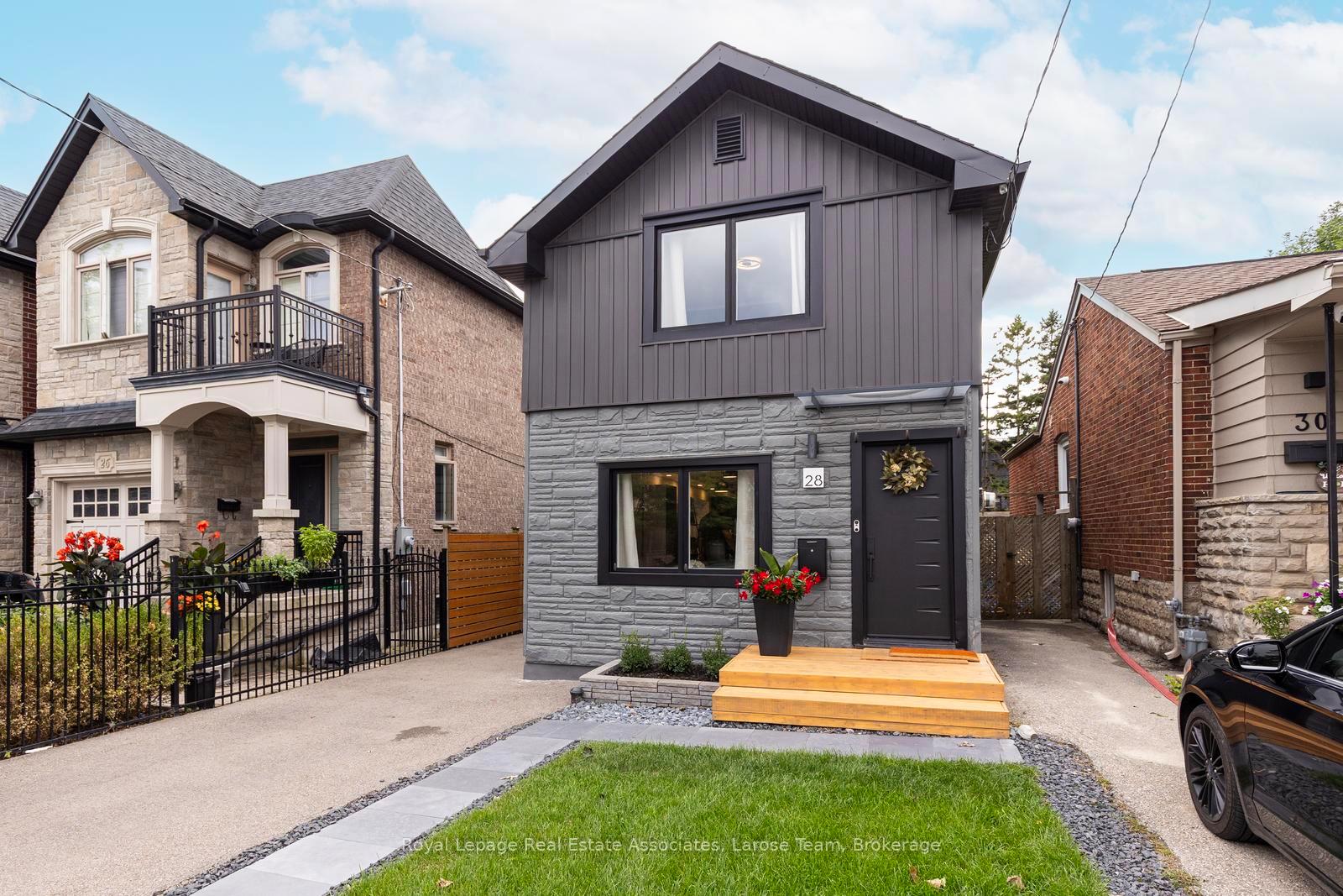 28 Thirtieth Street, Toronto, On M8w 3b6