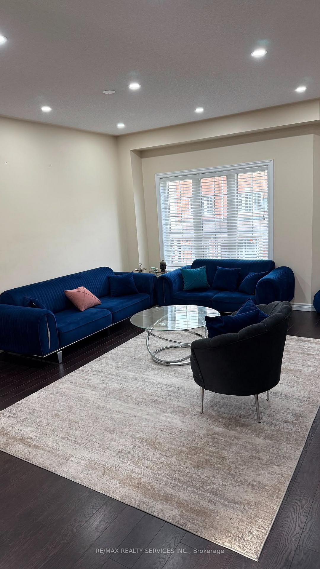 12 Urbana Road, Brampton, On L6y 0r6