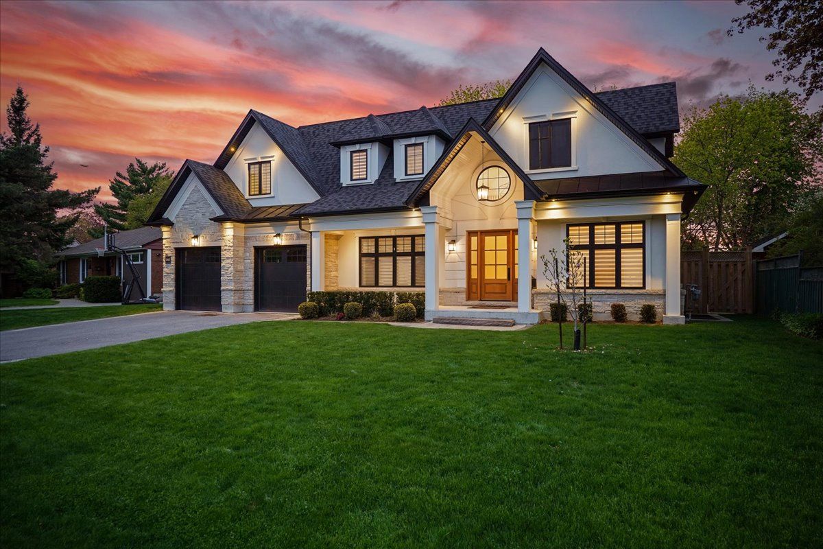 1445 Skyline Drive, Mississauga, On L5e 2w3