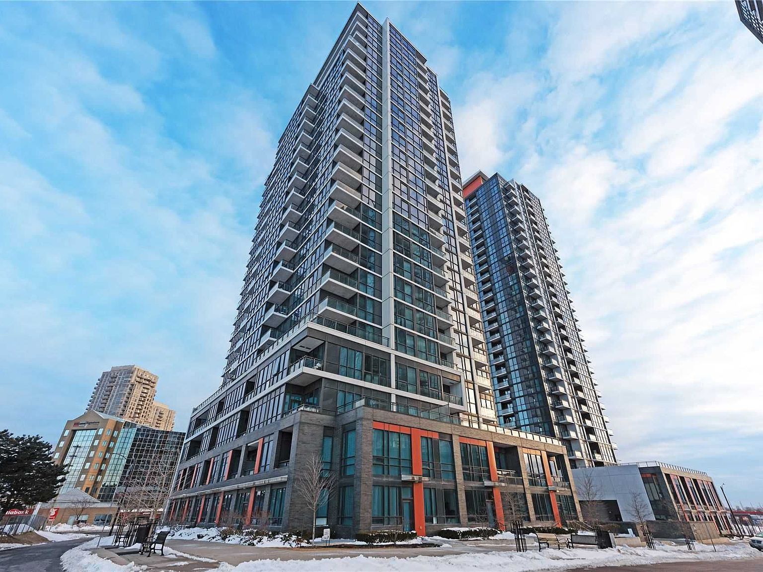 55 Eglinton Avenue W 1209, Mississauga, On L5r 0e4