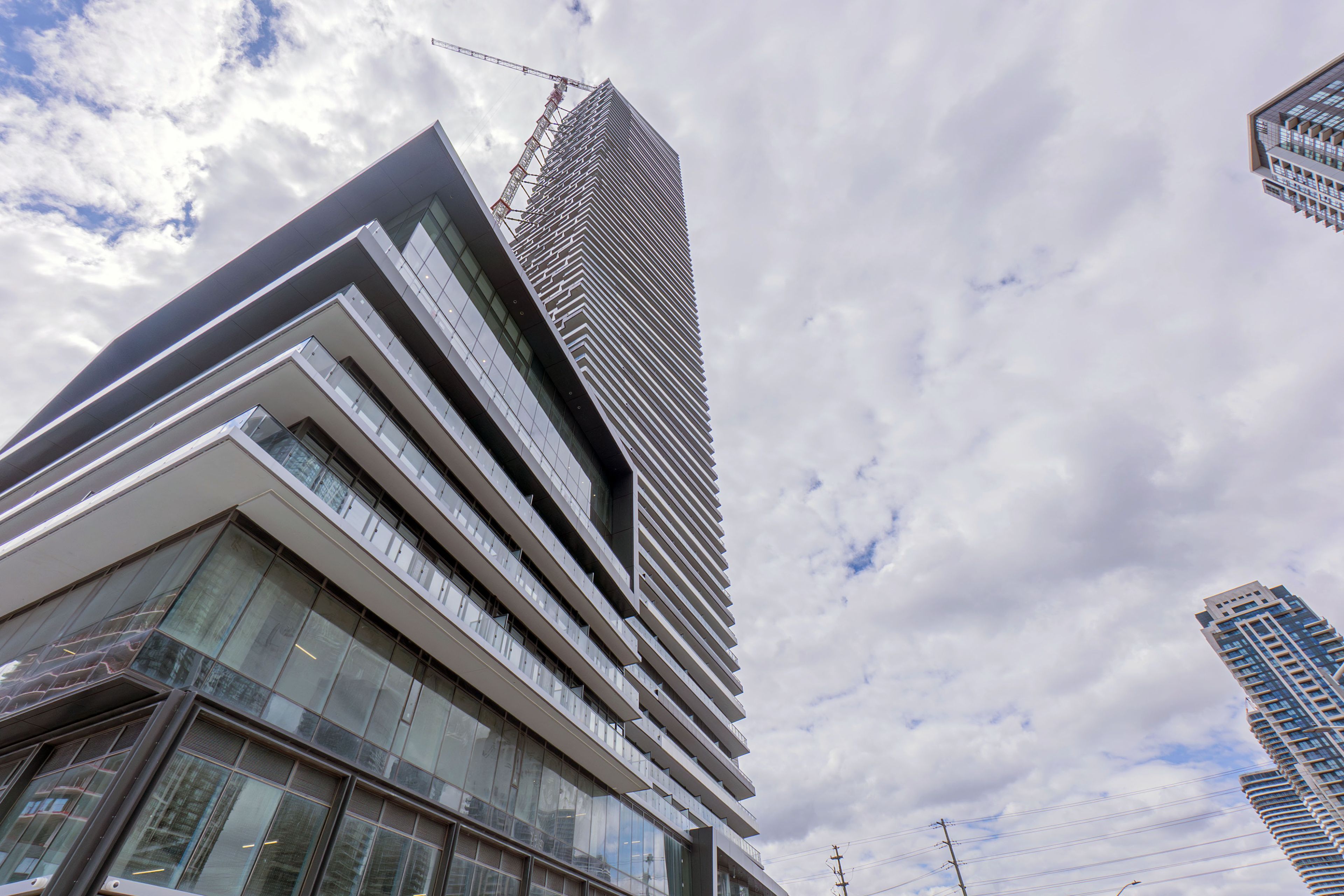 448 Burnhampthrope Road 6201, Mississauga, On L5b 0r4