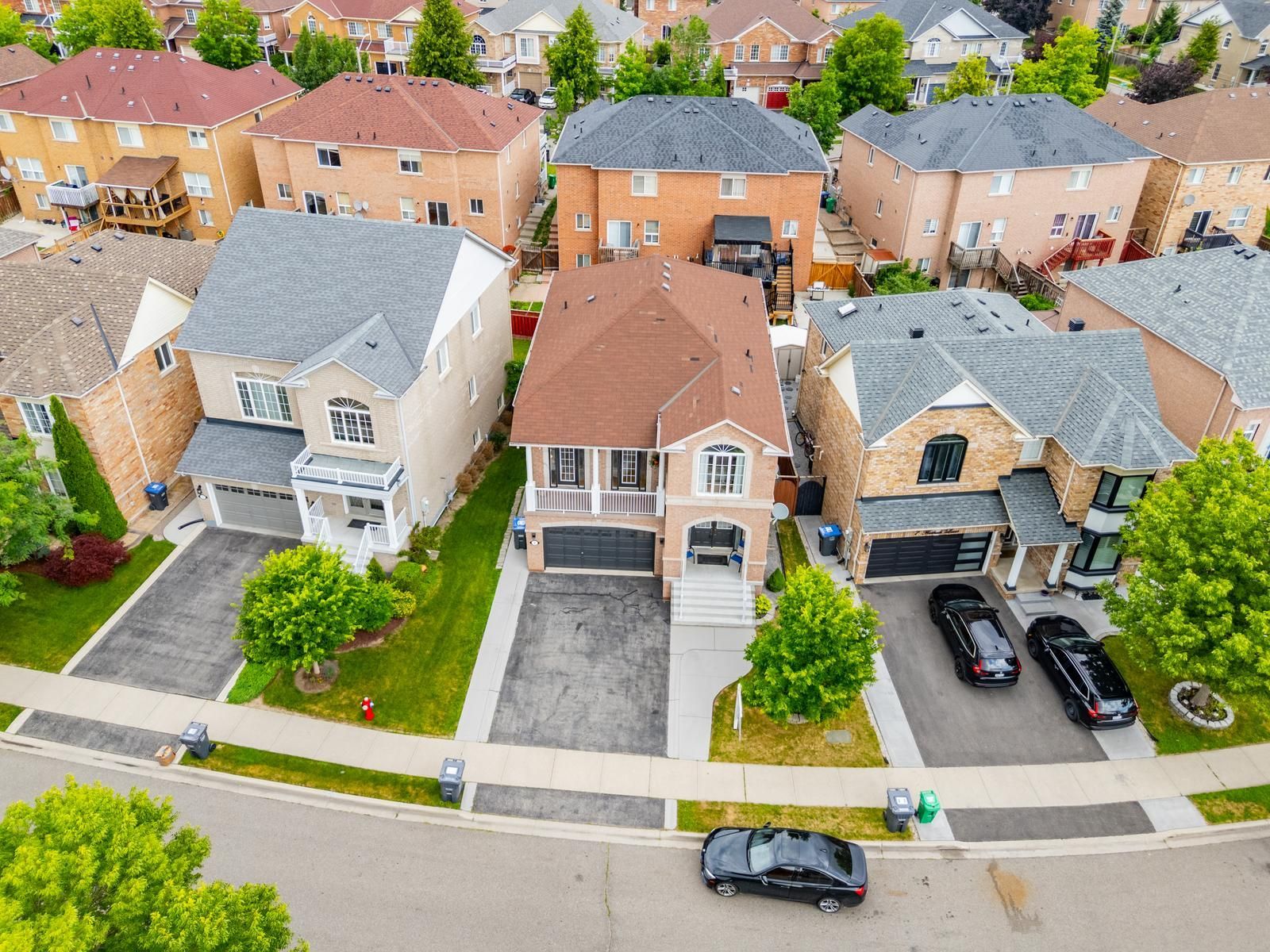 9 Flatbush Lane, Brampton, On L7a 2r6