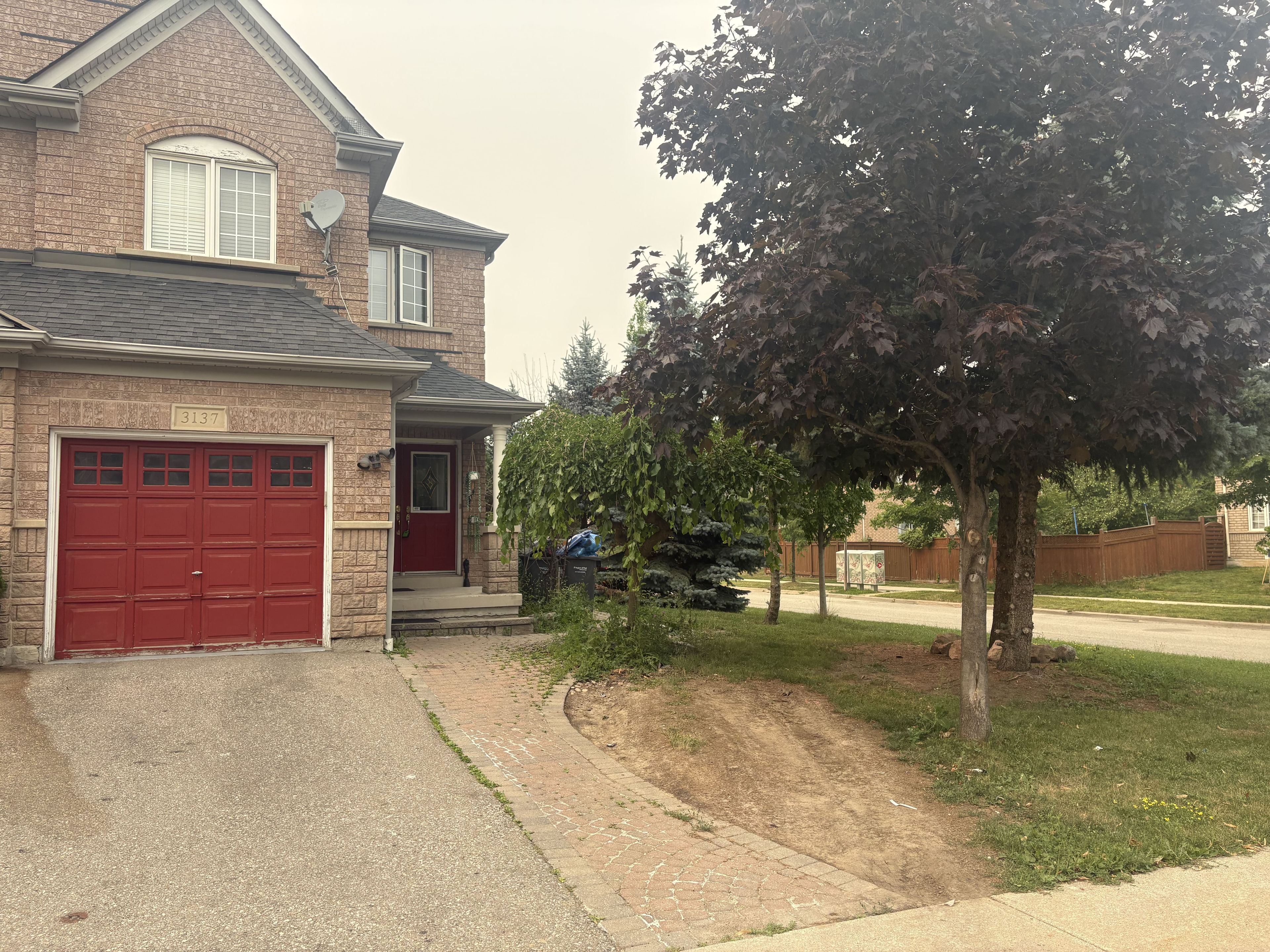 3137 Bentley Drive, Mississauga, On L5m 6v8