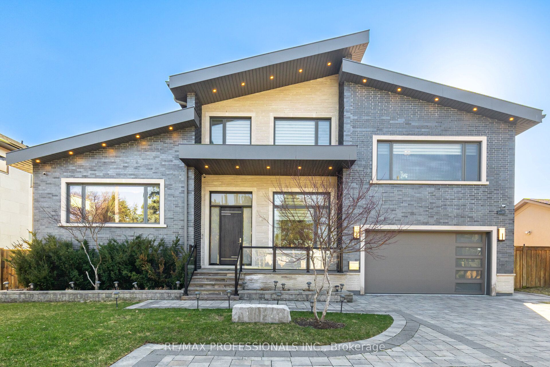 466 The Kingsway, Toronto, On M9a 3w4