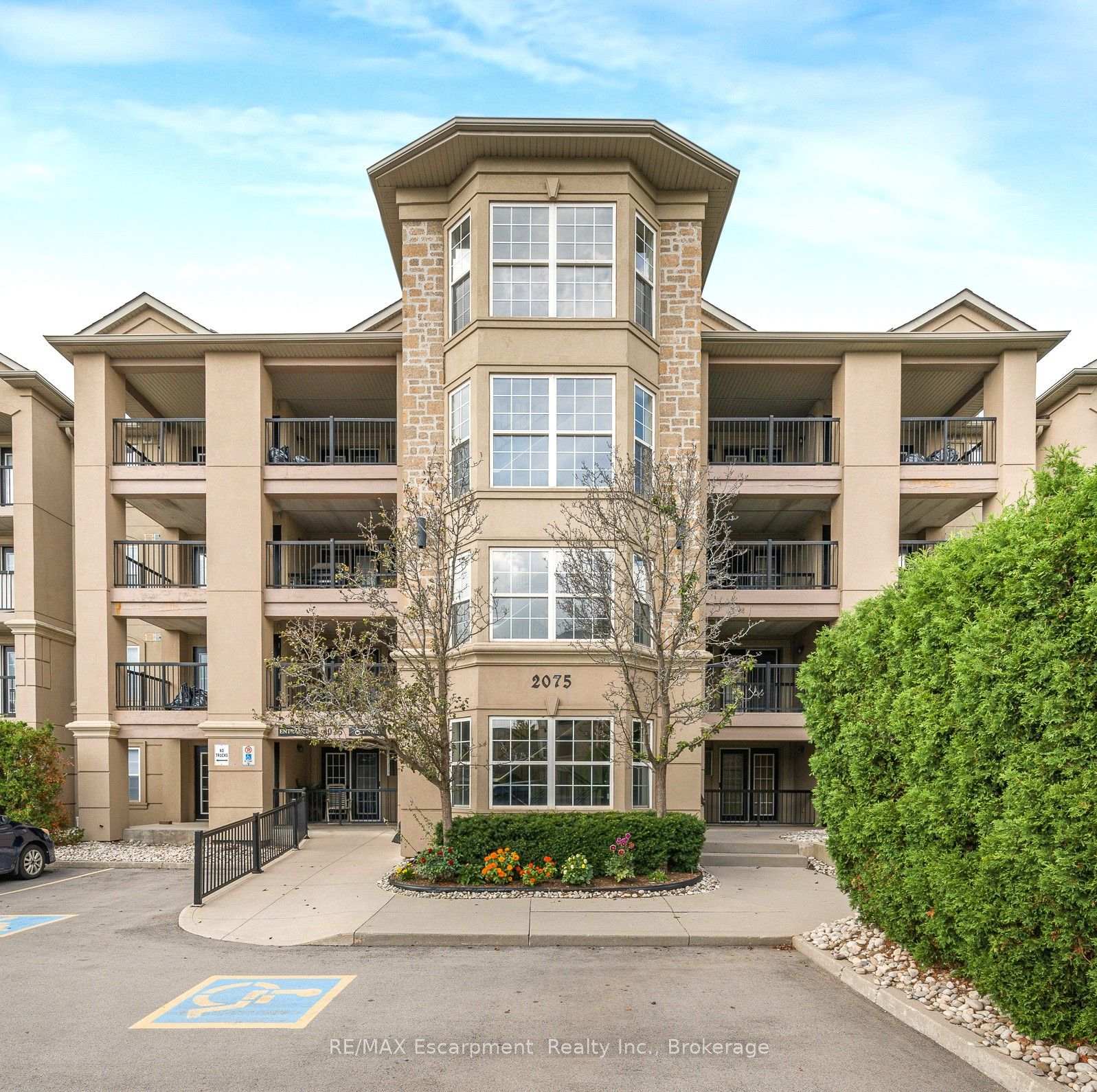 2075 Appleby Line 102, Burlington, On L7l 7h3