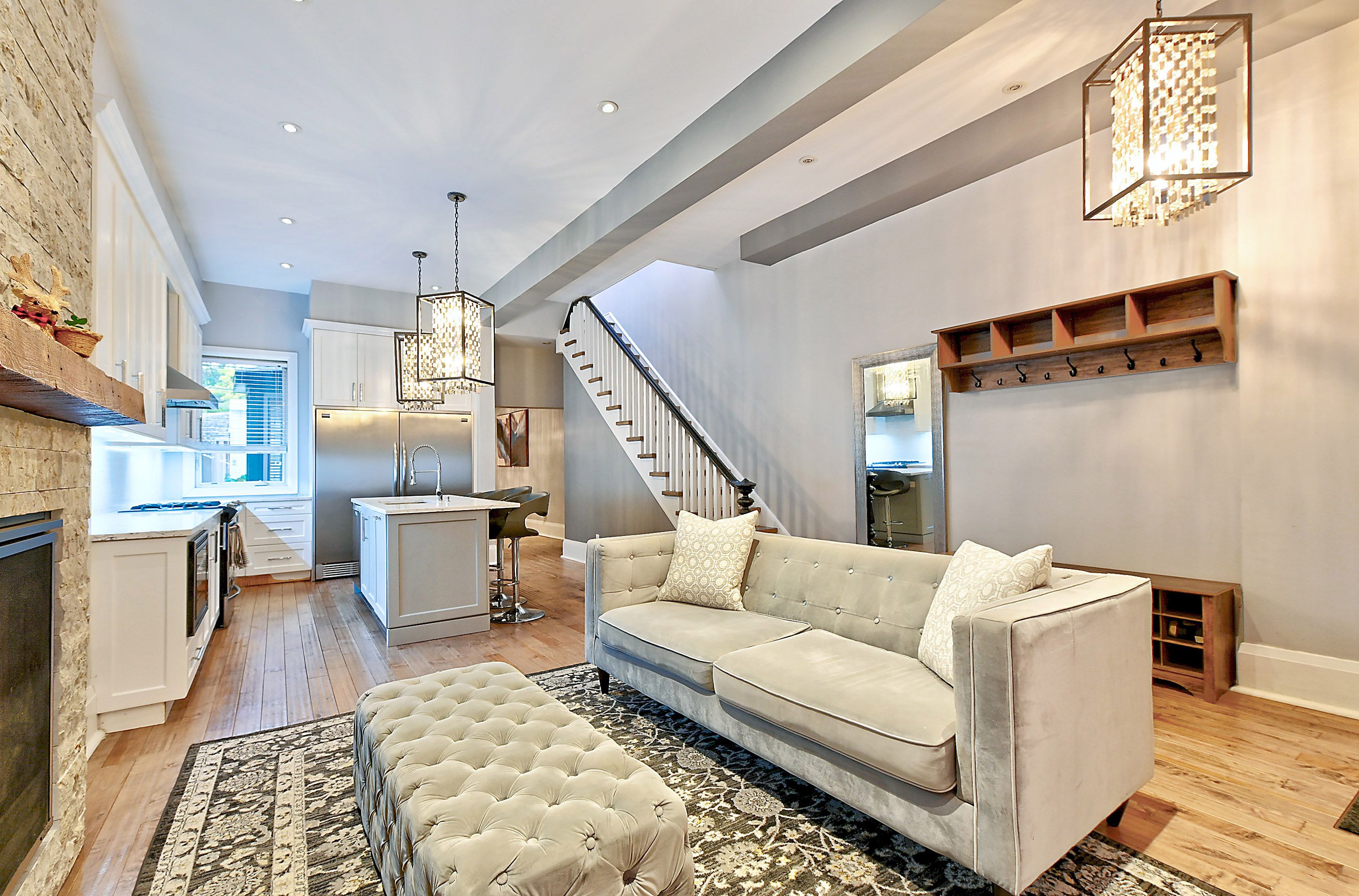 48 Lansdowne Avenue B, Toronto, On M6k 2v8