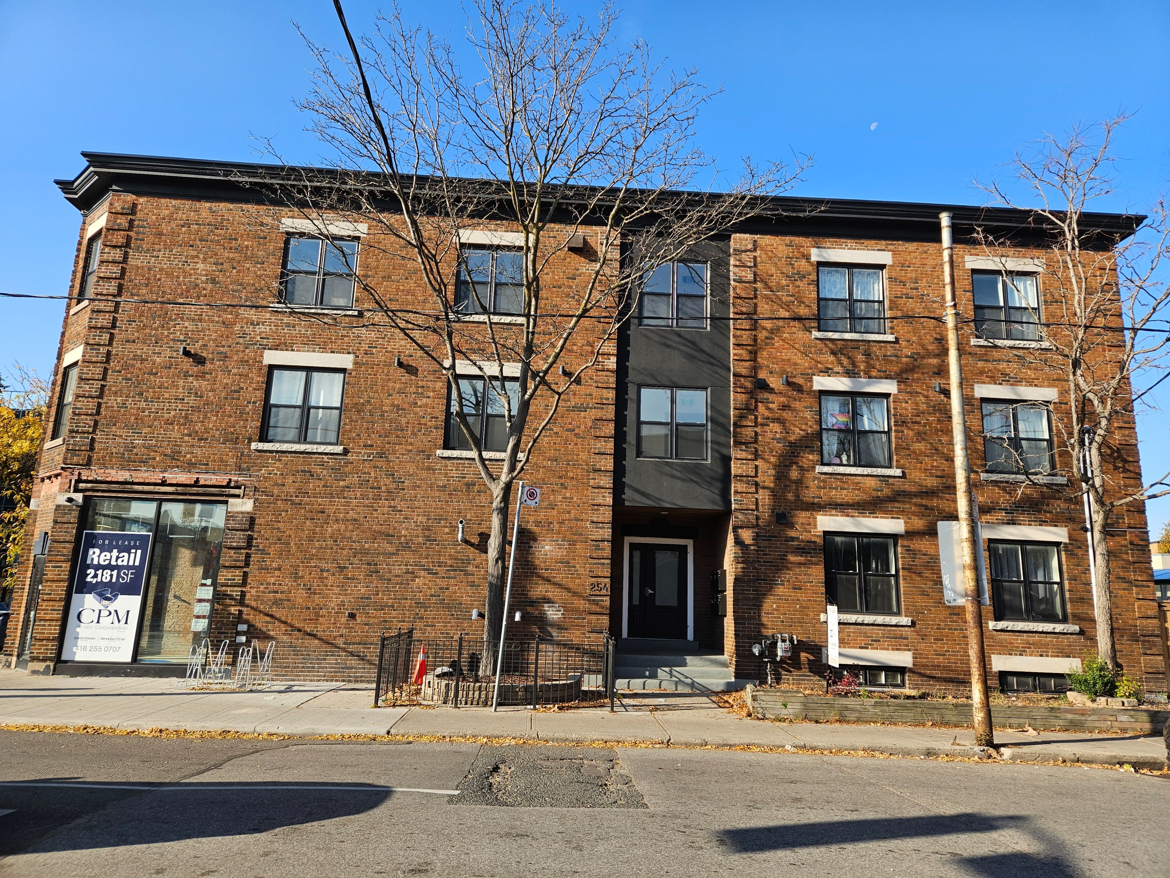 254 Armadale Avenue 3, Toronto, On M6s 3k4