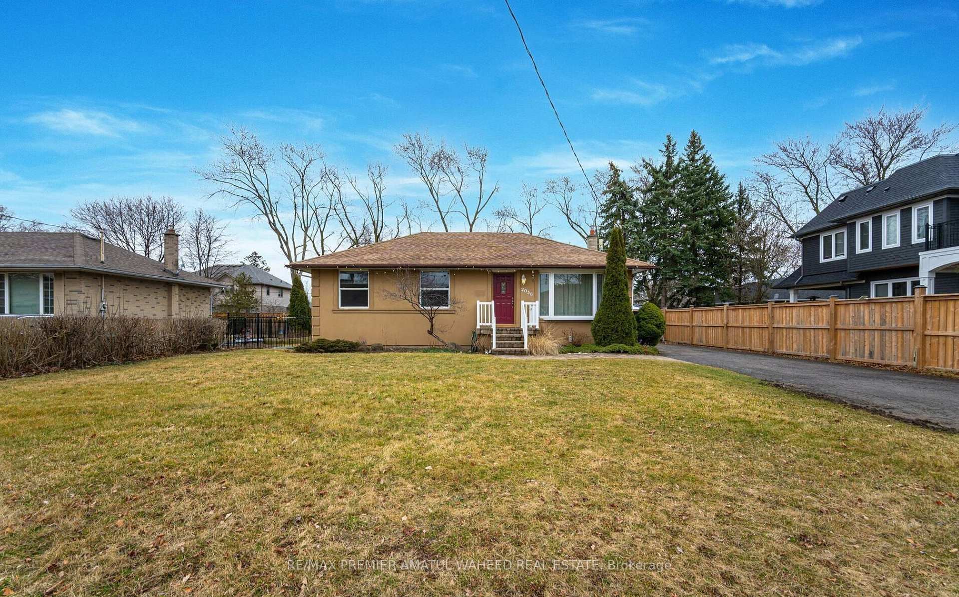2036 Constance Drive, Oakville, On L6j 2v5