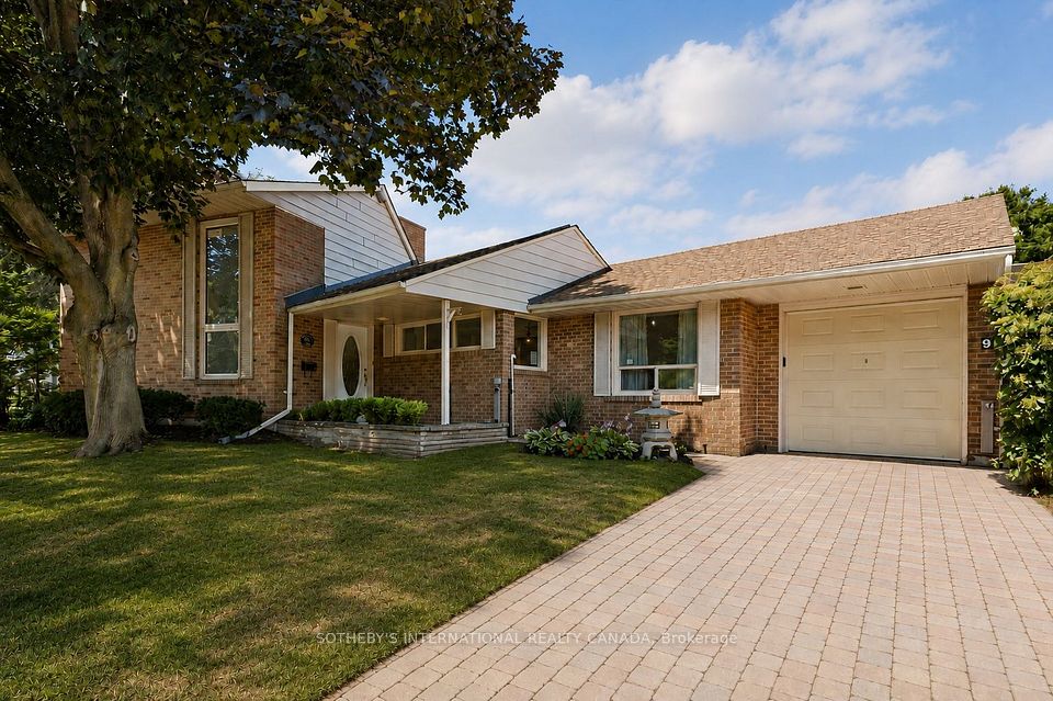 9 Babington Court, Toronto, On M9a 1j7
