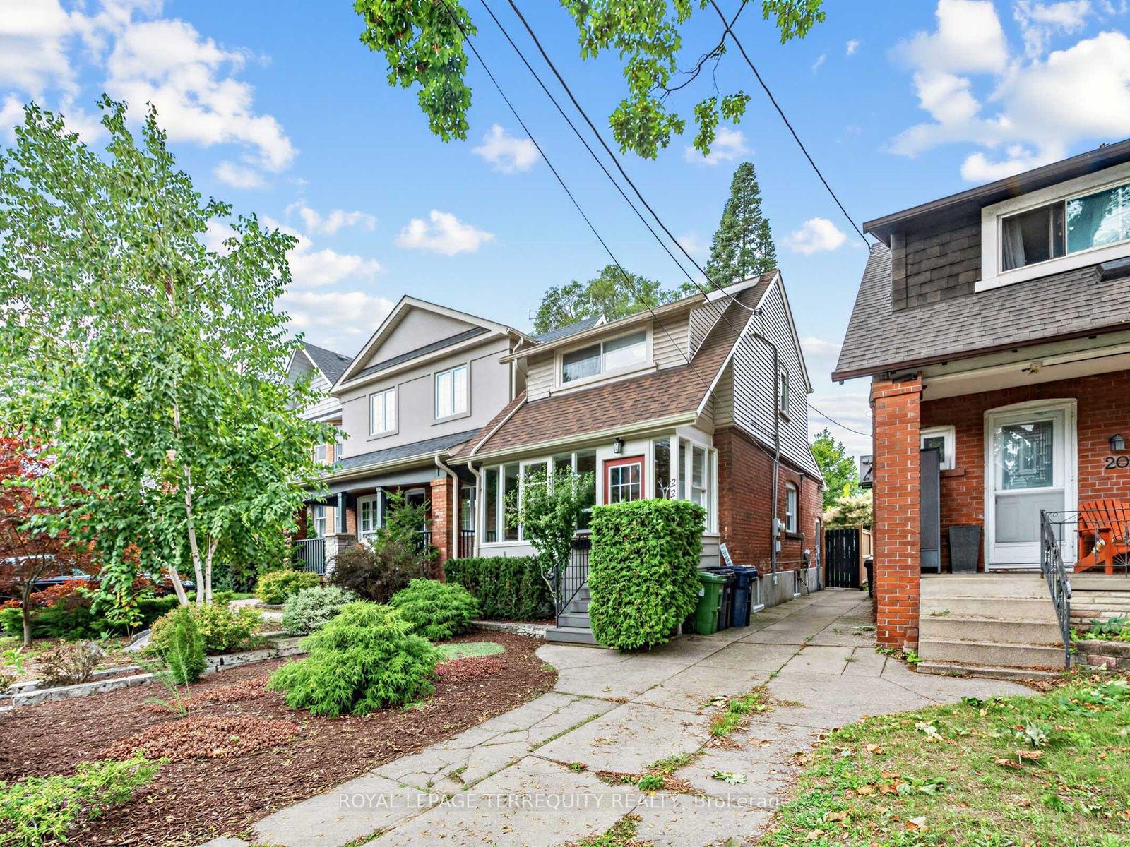 22 Montye Avenue, Toronto, On M6s 2g9