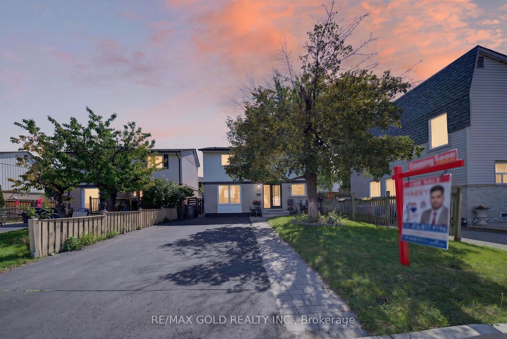 10 Jeffrey Street, Brampton, On L6s 2m9