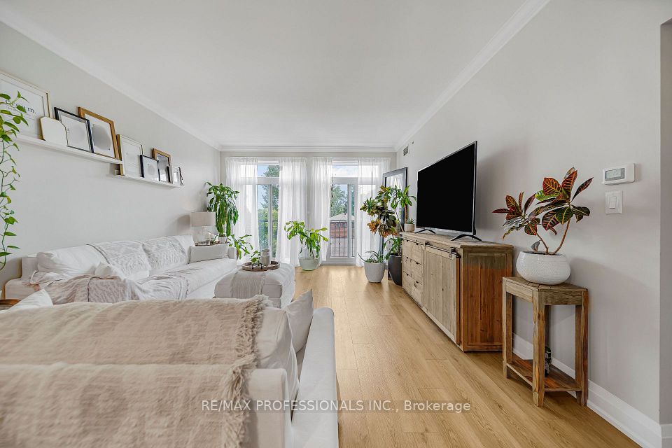 3531 Lake Shore Boulevard W 211, Toronto, On M8w 1p4