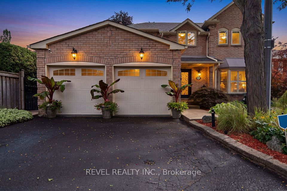 6624 Mockingbird Lane, Mississauga, On L5n 5k4
