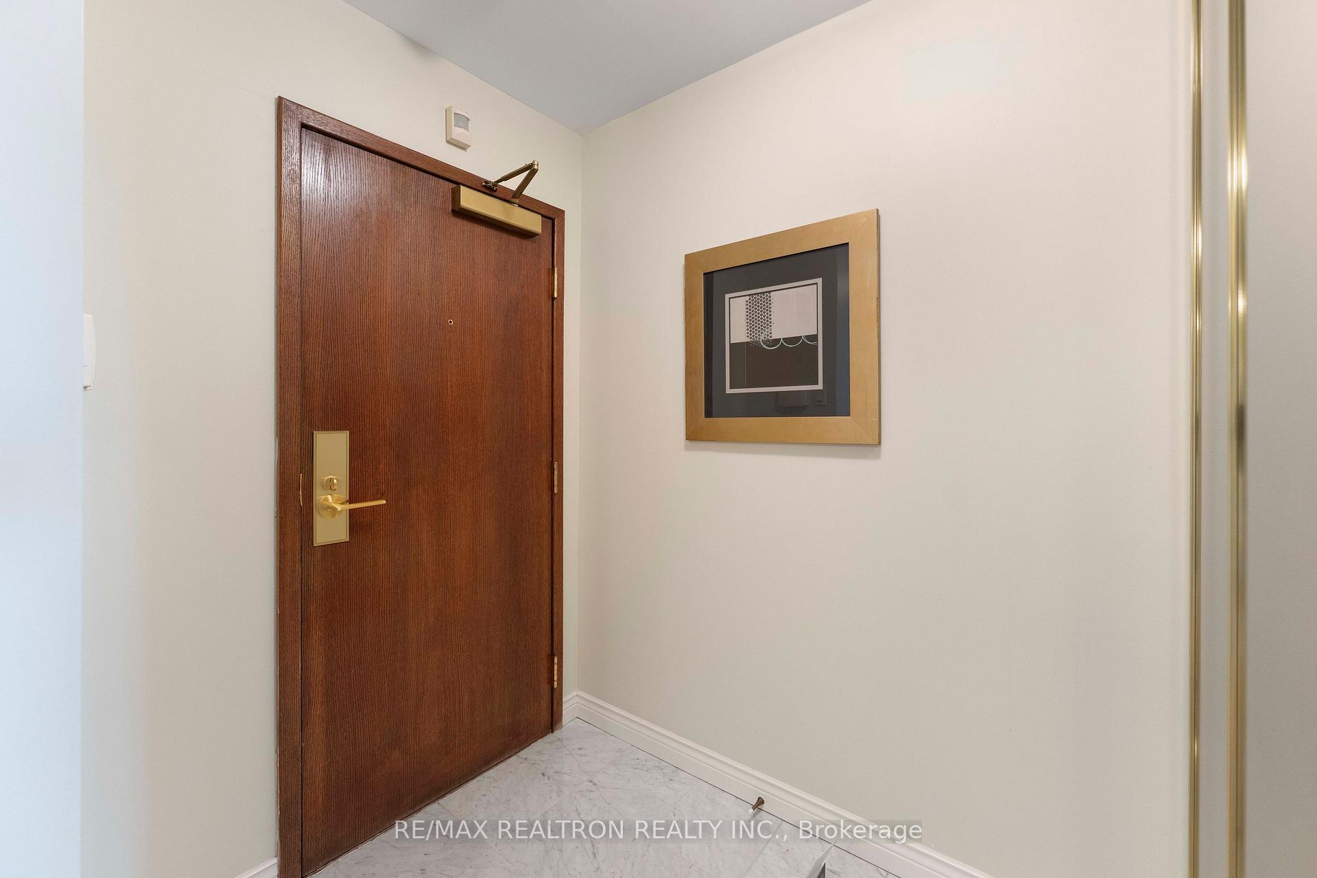 2287 Lake Shore Boulevard W 1402, Toronto, On M8v 3y1