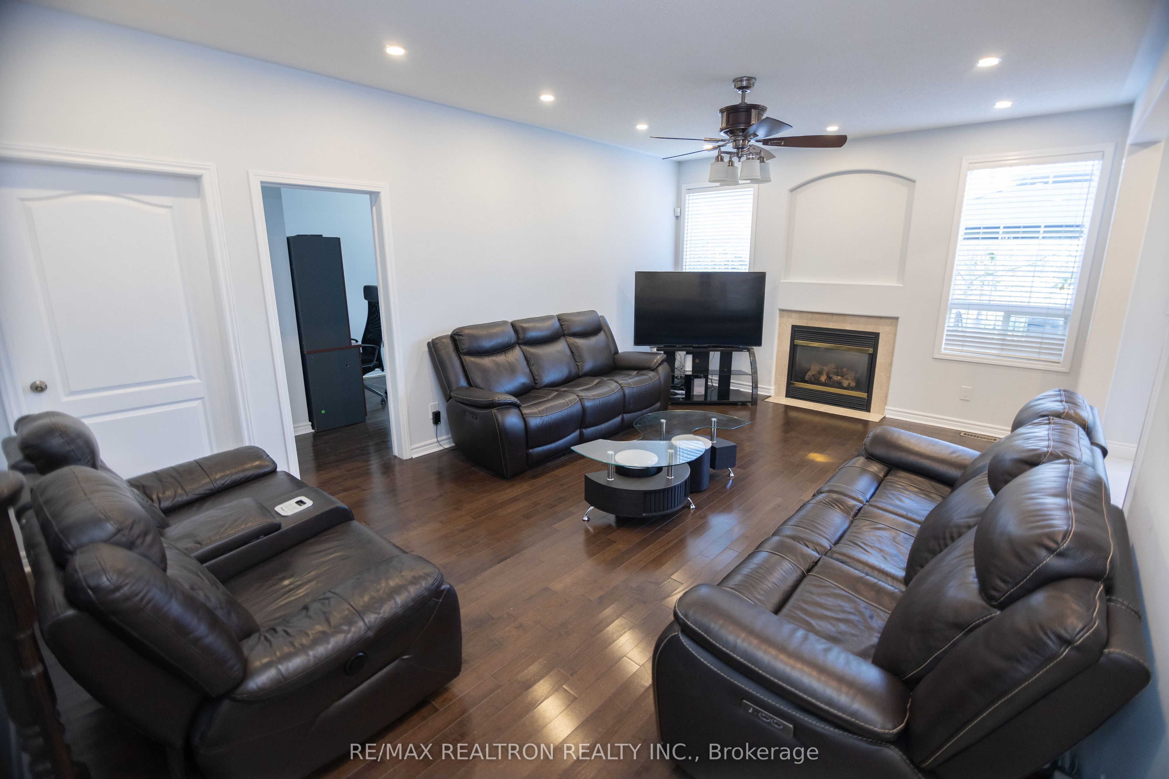 34 Catchfly Crescent, Brampton, On L6p 2h9