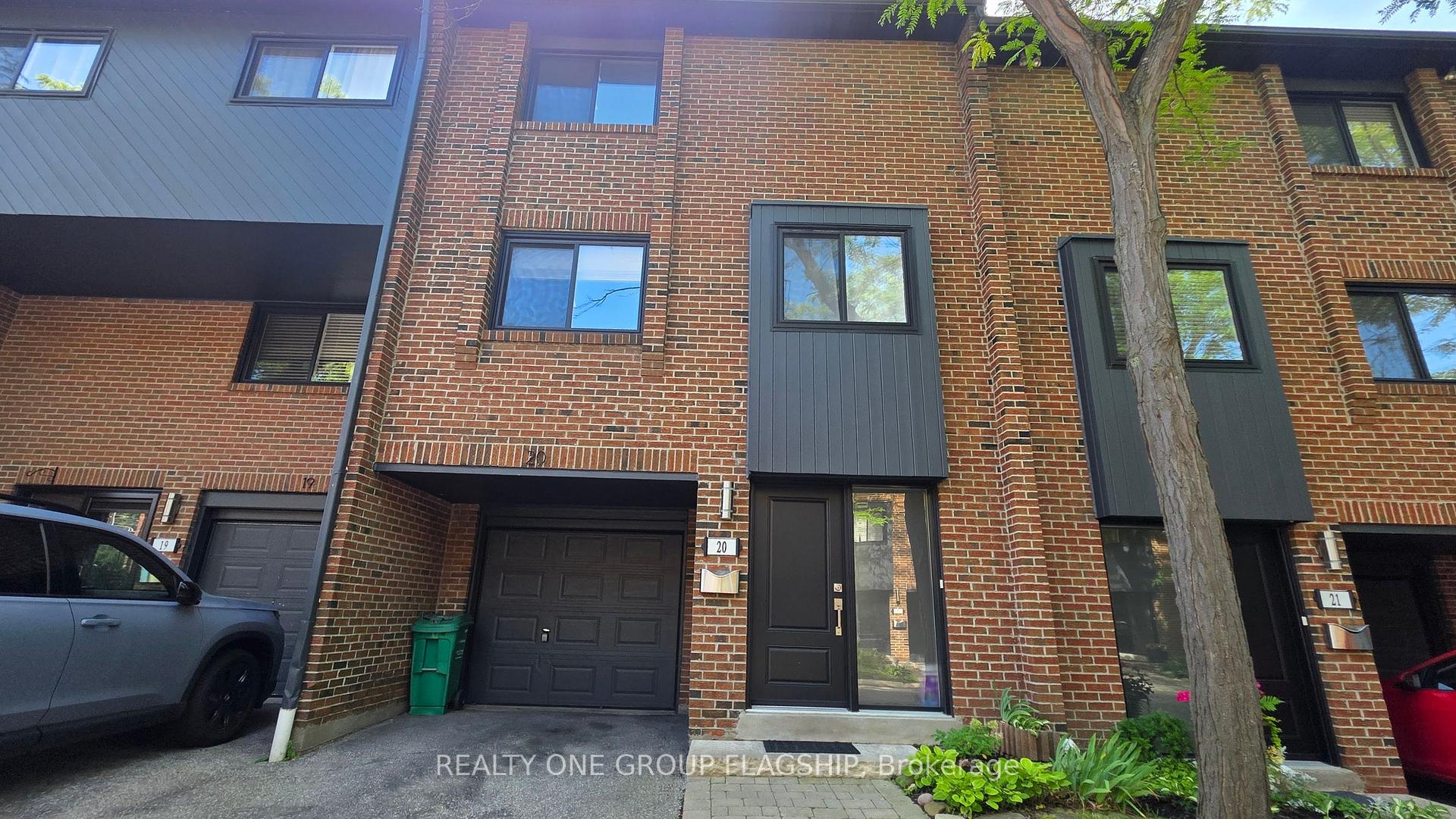 20 Mineola Road E 20, Mississauga, On L5g 4n9