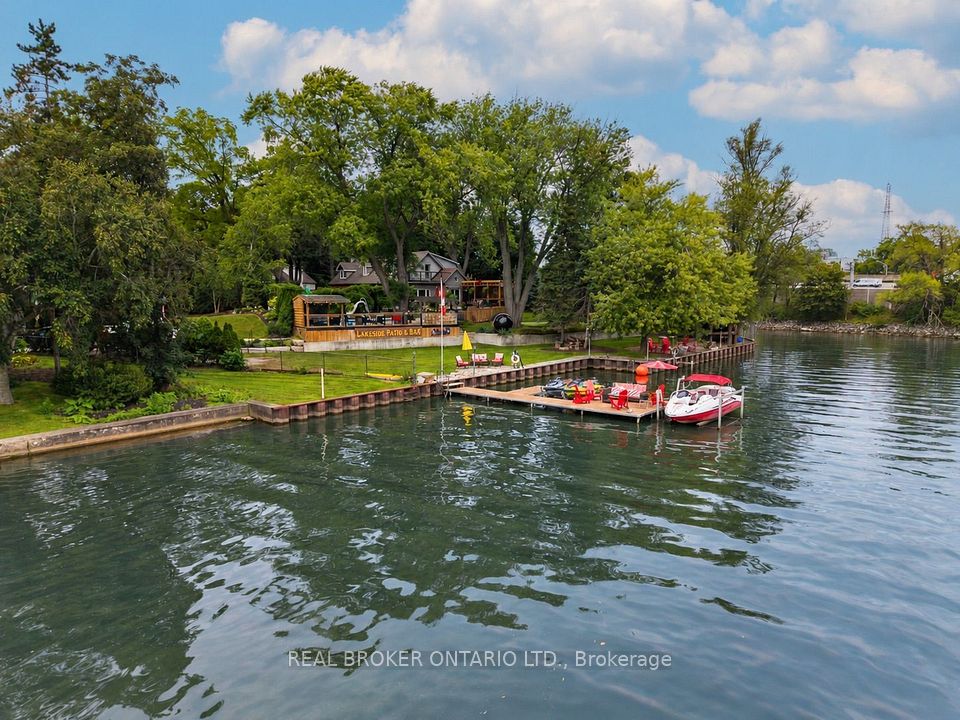 413 Indian Road, Burlington, On L7t 3t4
