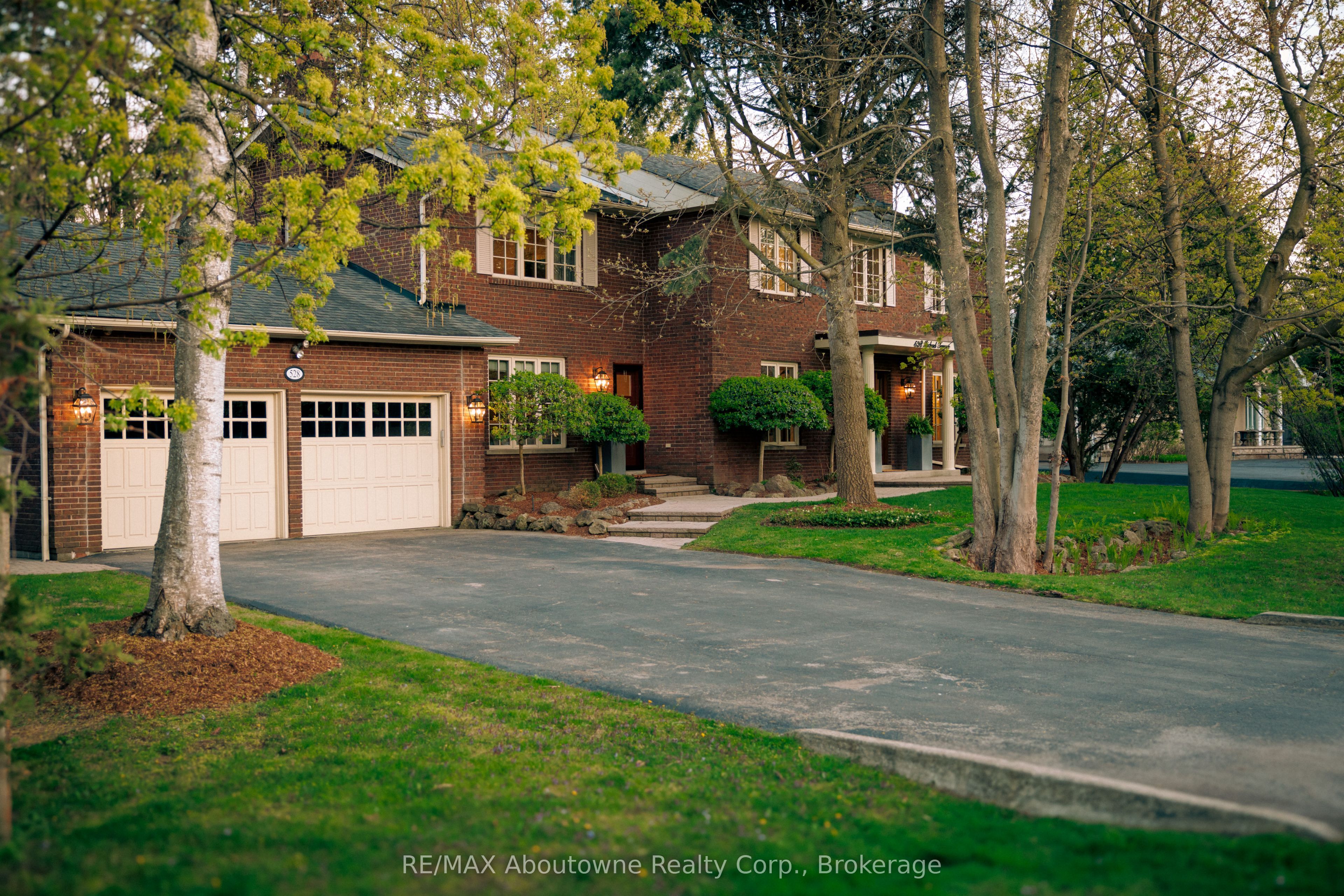 528 Michael Terrace, Oakville, On L6j 1v1