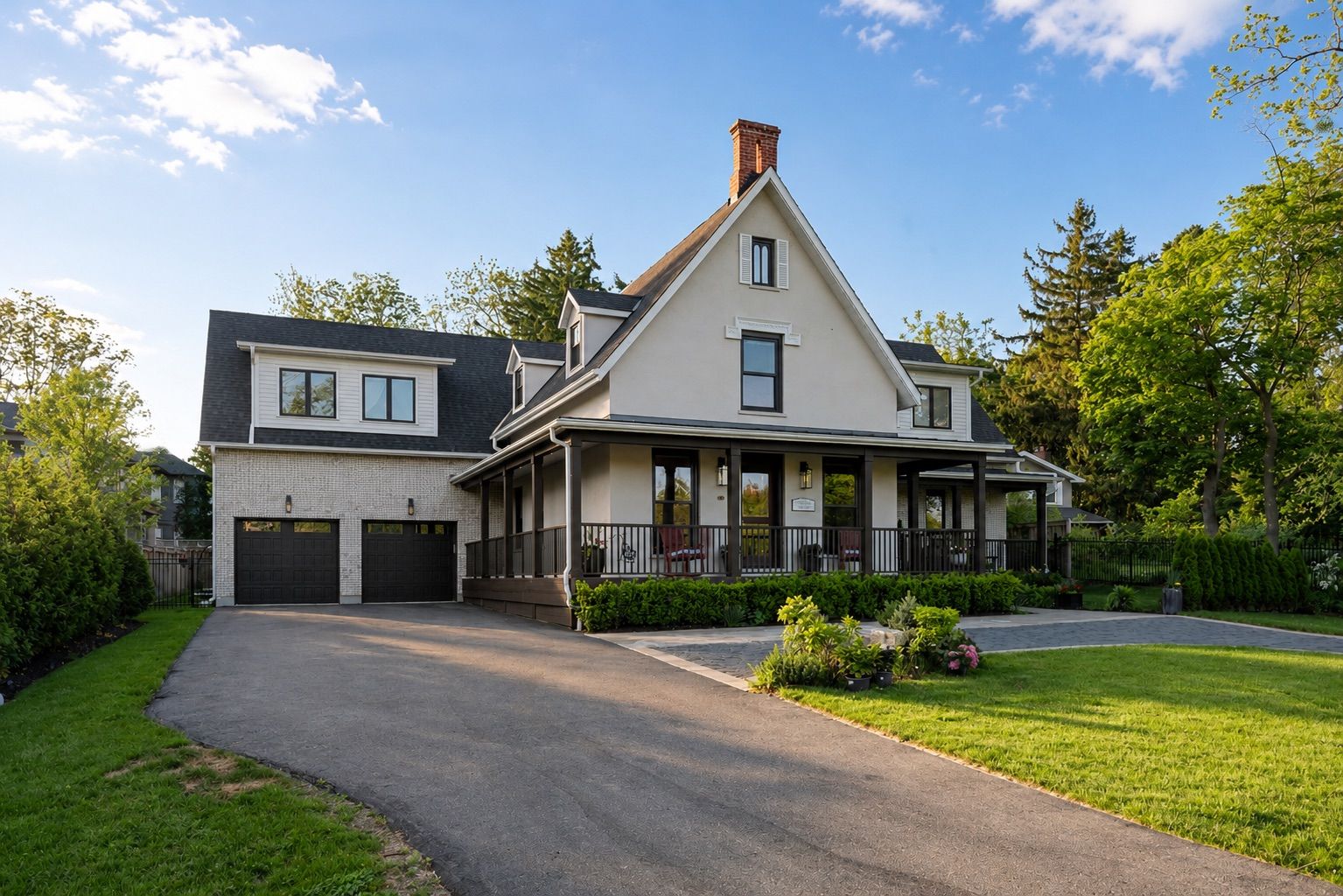 489 Lakeshore Road W, Oakville, On L6k 1g4