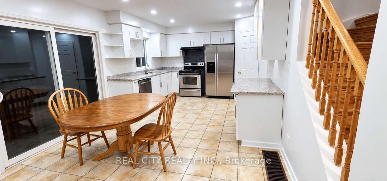 19 Fairhill Avenue, Brampton, On L7a 2a9