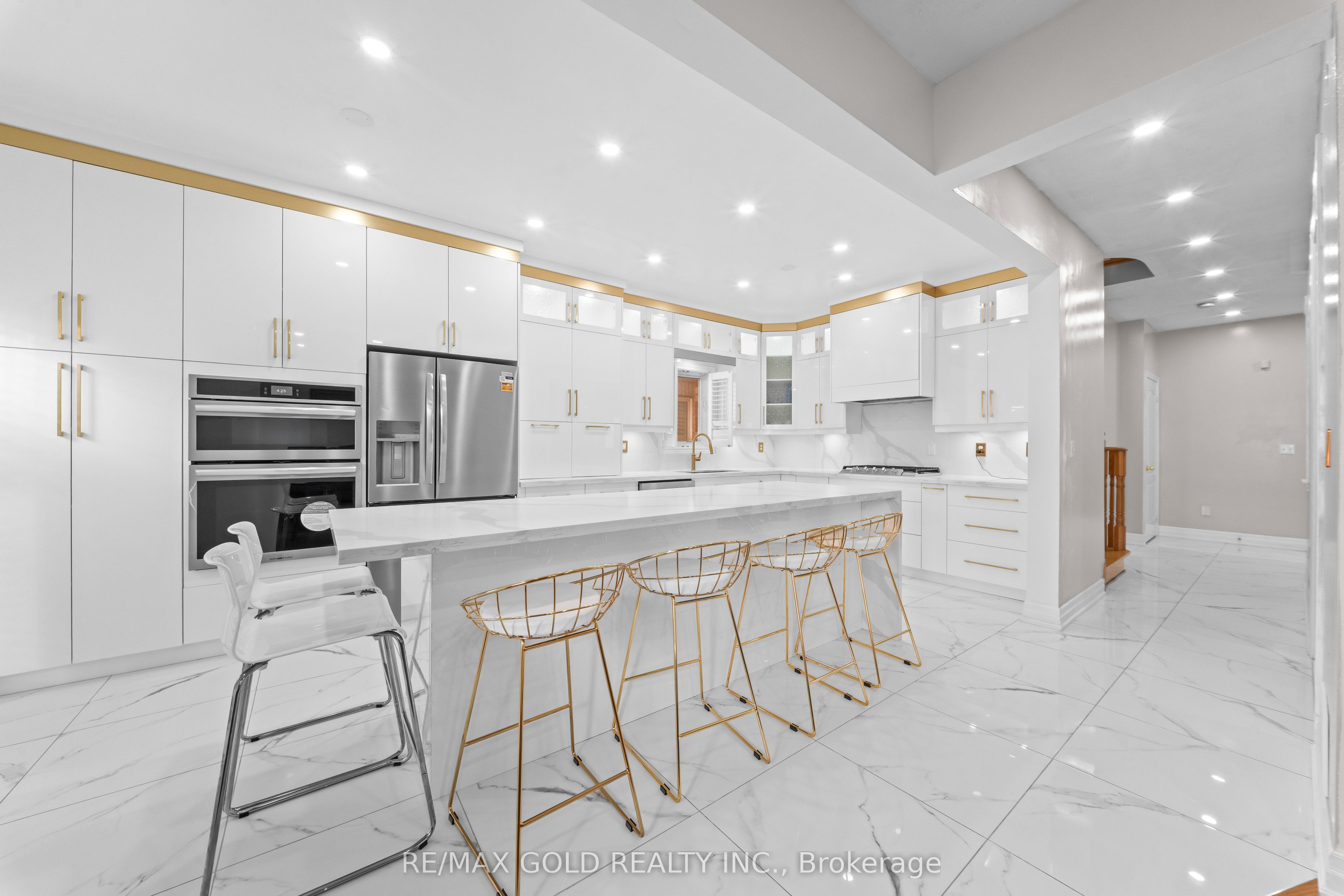 19 Attview Crescent, Brampton, On L6p 2r5