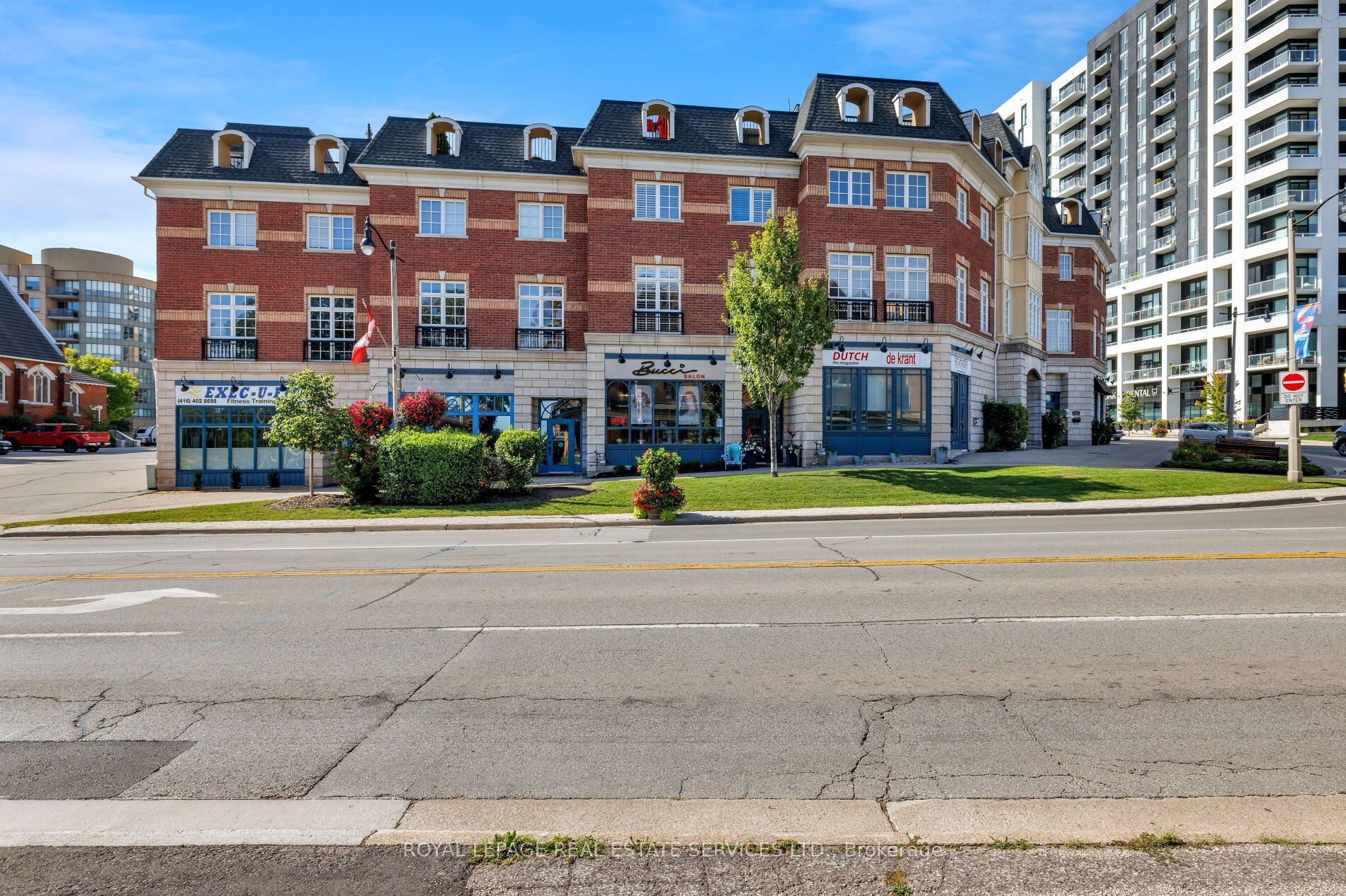 120 Bronte Road 7, Oakville, On L6l 3c1