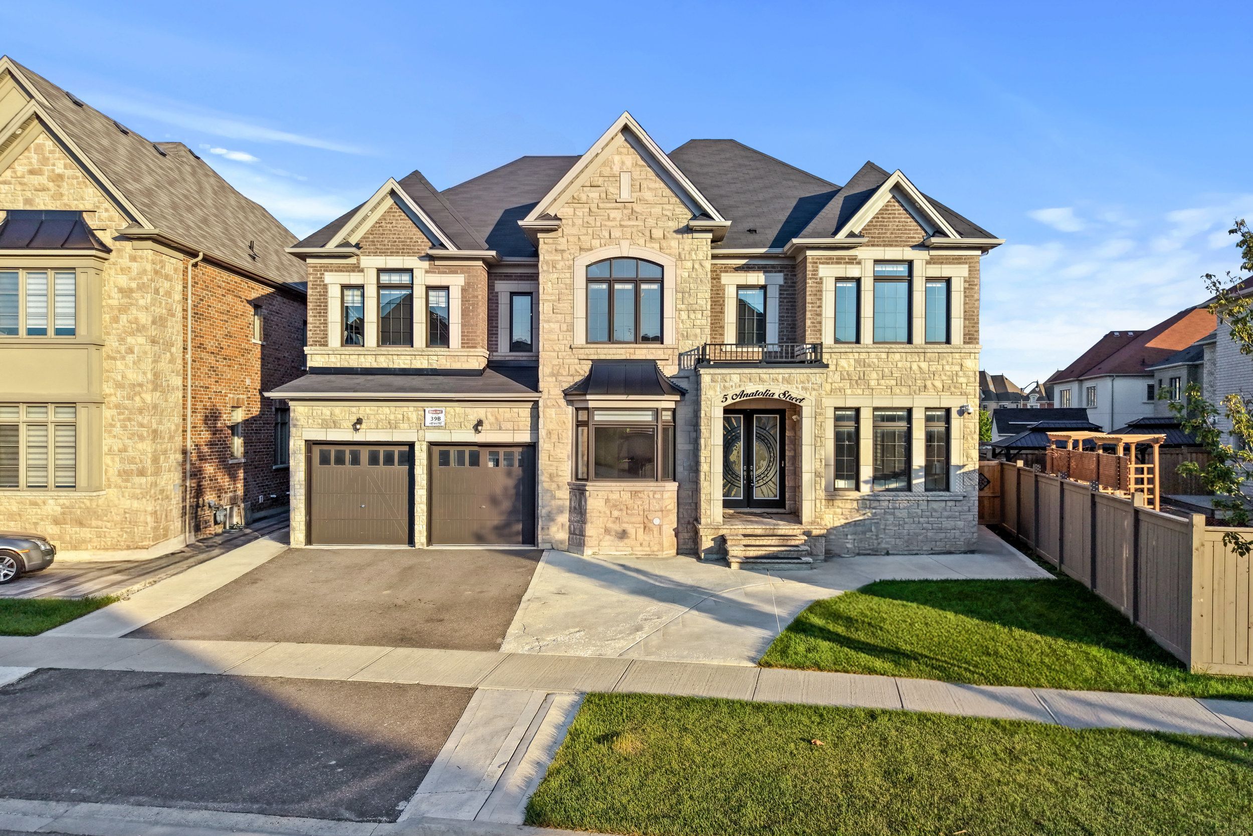 5 Anatolia Street, Brampton, On L6p 4l3
