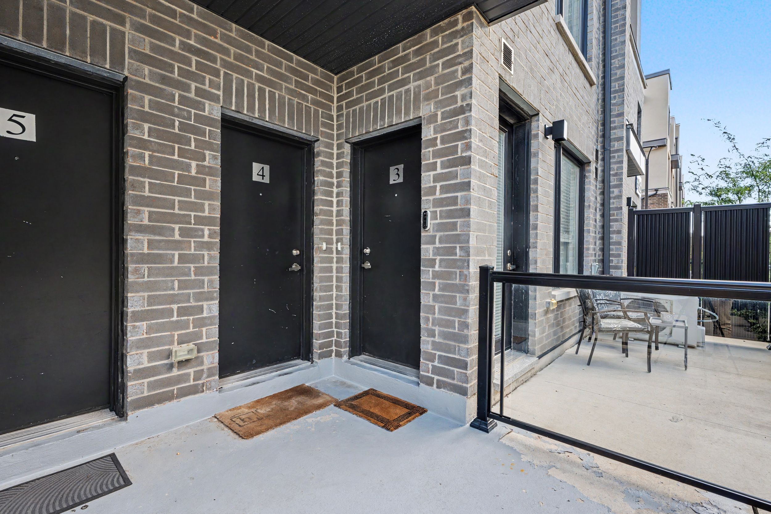 3425 Ridgeway Drive 3, Mississauga, On L5l 0b9