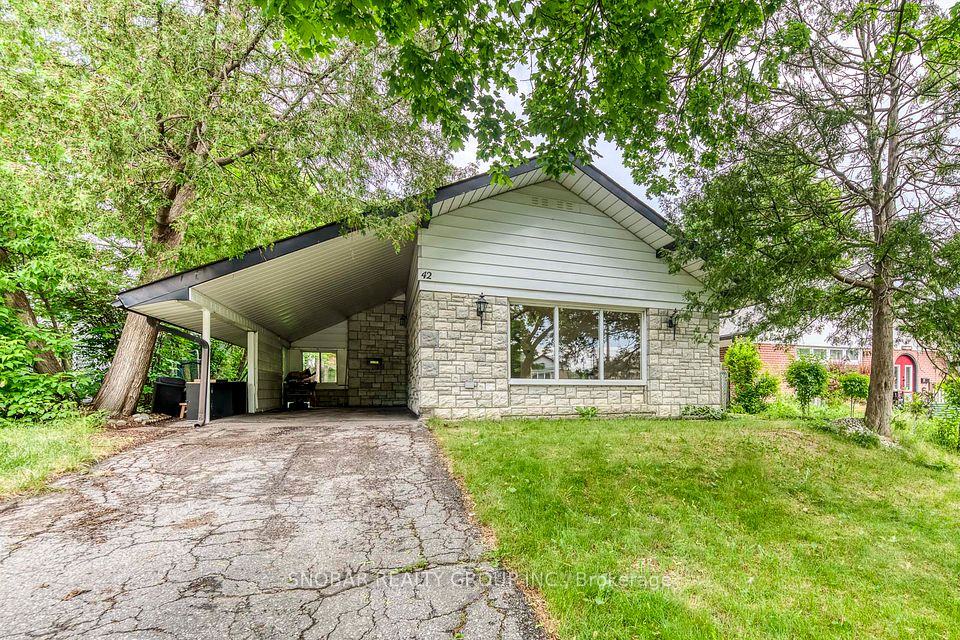 42 Clearbrooke Circle, Toronto, On M9w 2e4