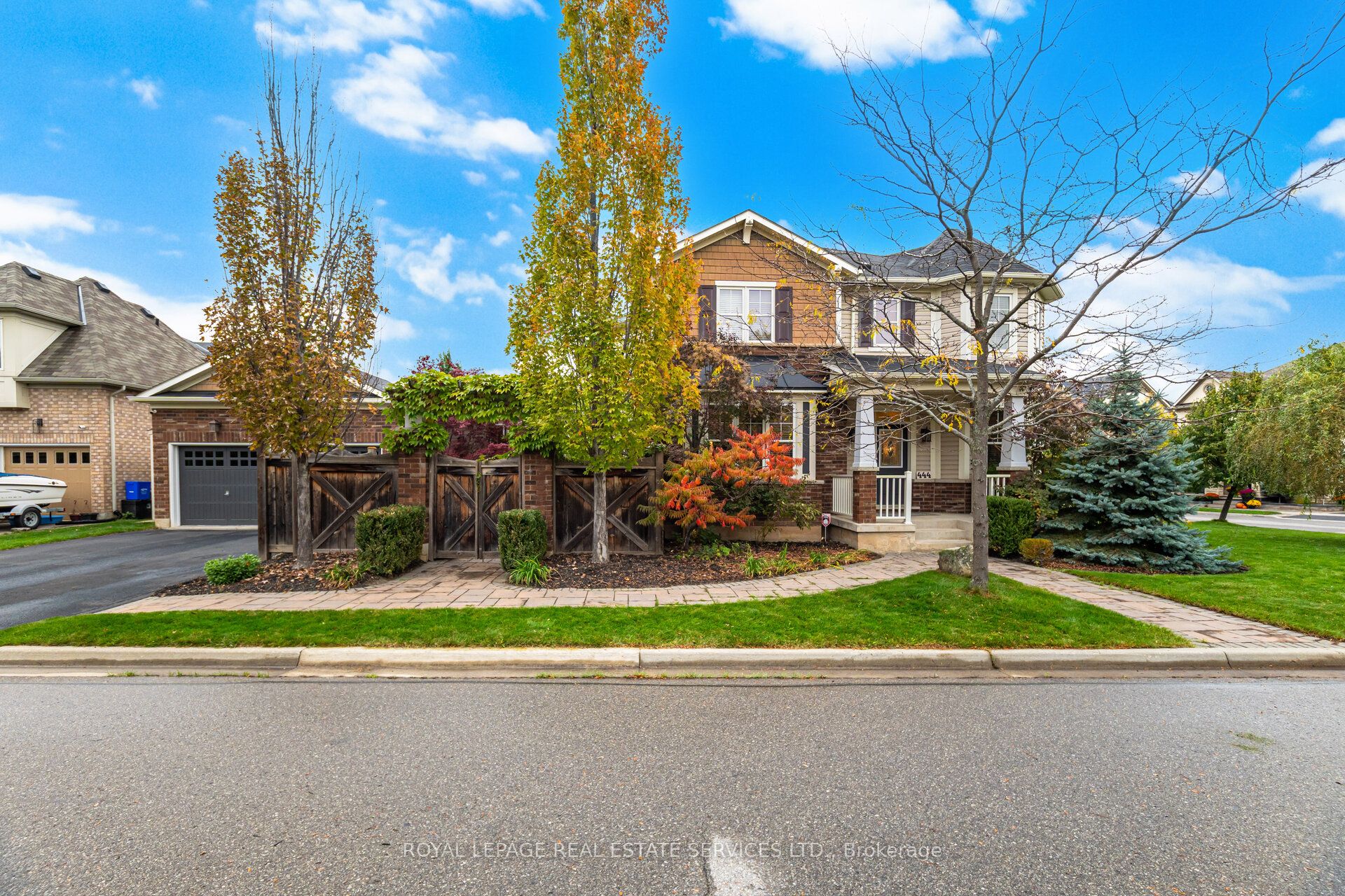 444 Coombs Court, Milton, On L9t 7n5