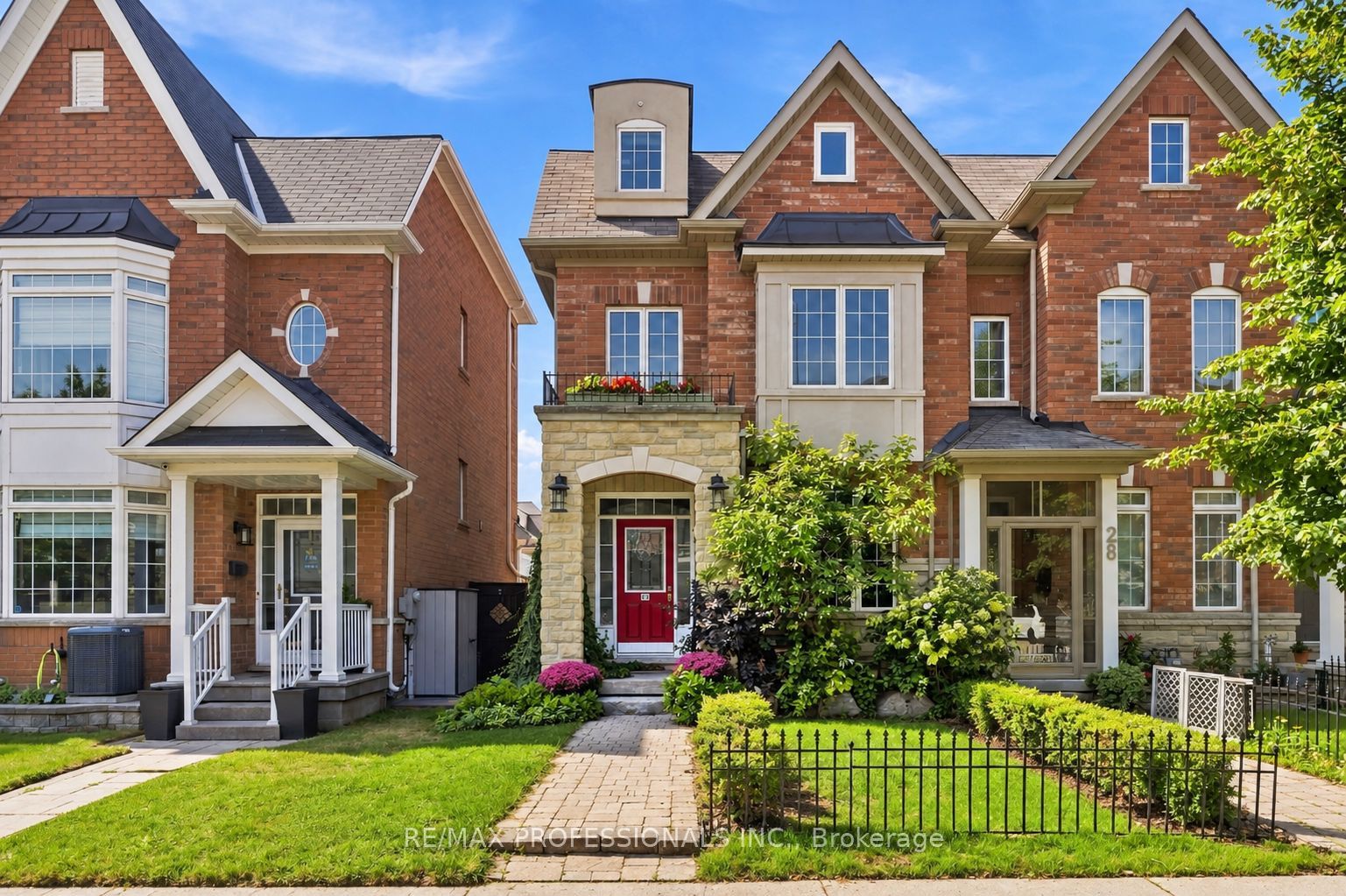 26 Abraham Welsh Road, Toronto, On M9m 0b7
