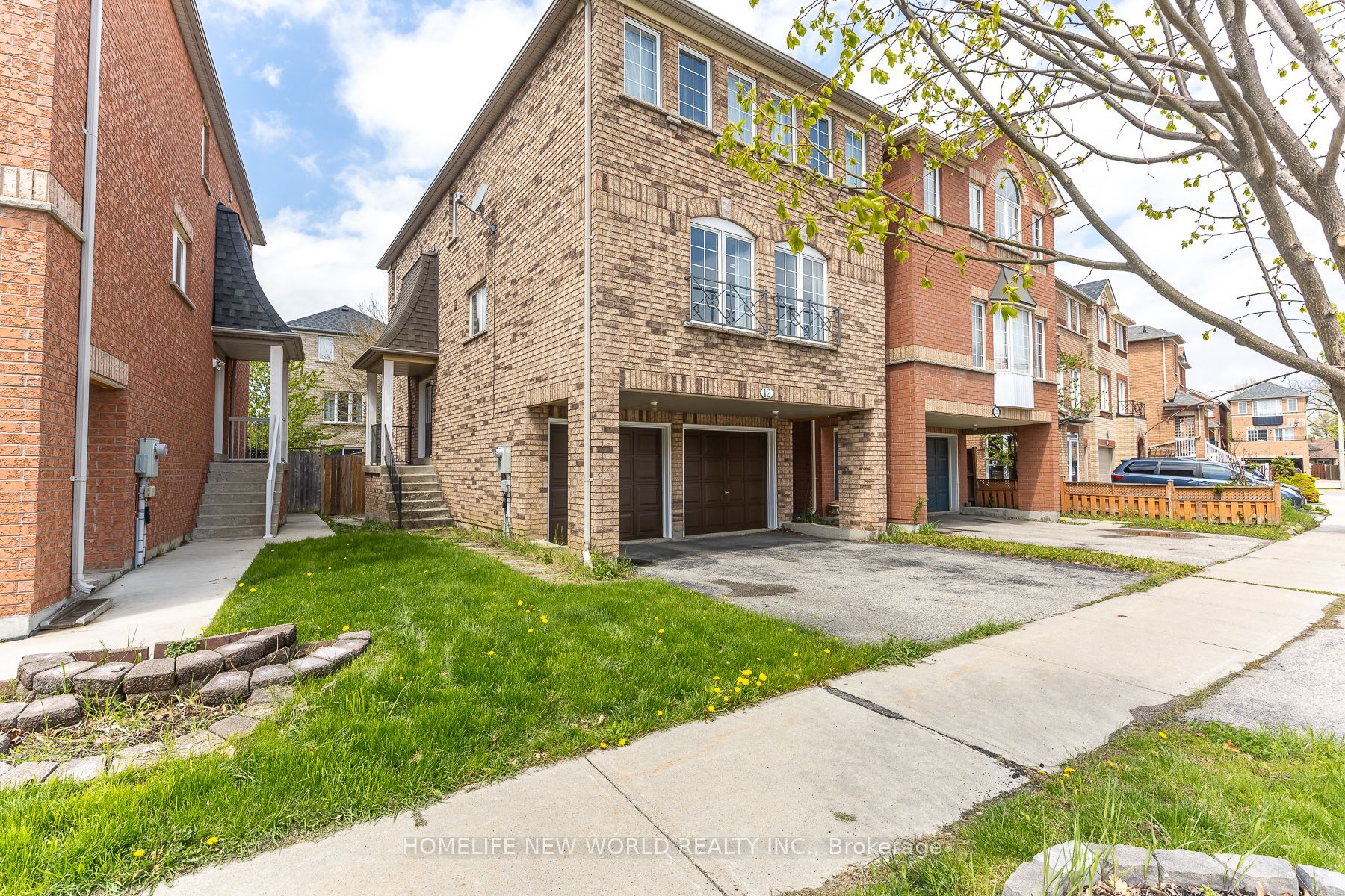 12 Touchstone Drive, Toronto, On M6m 5l2