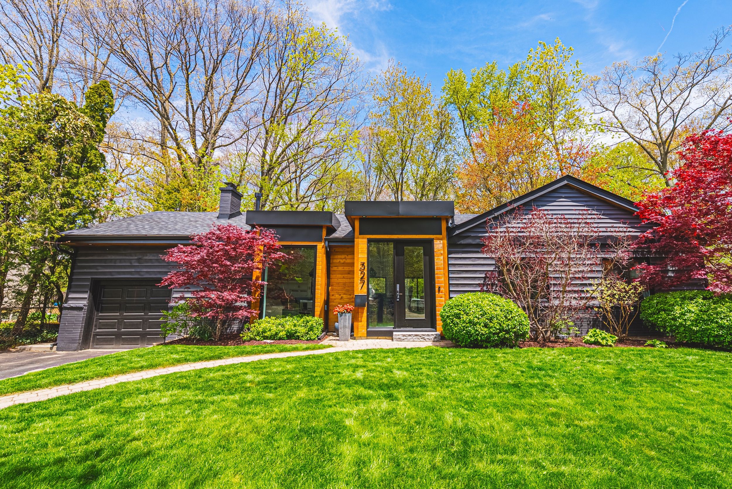 327 Goodram Drive, Burlington, On L7l 2j9