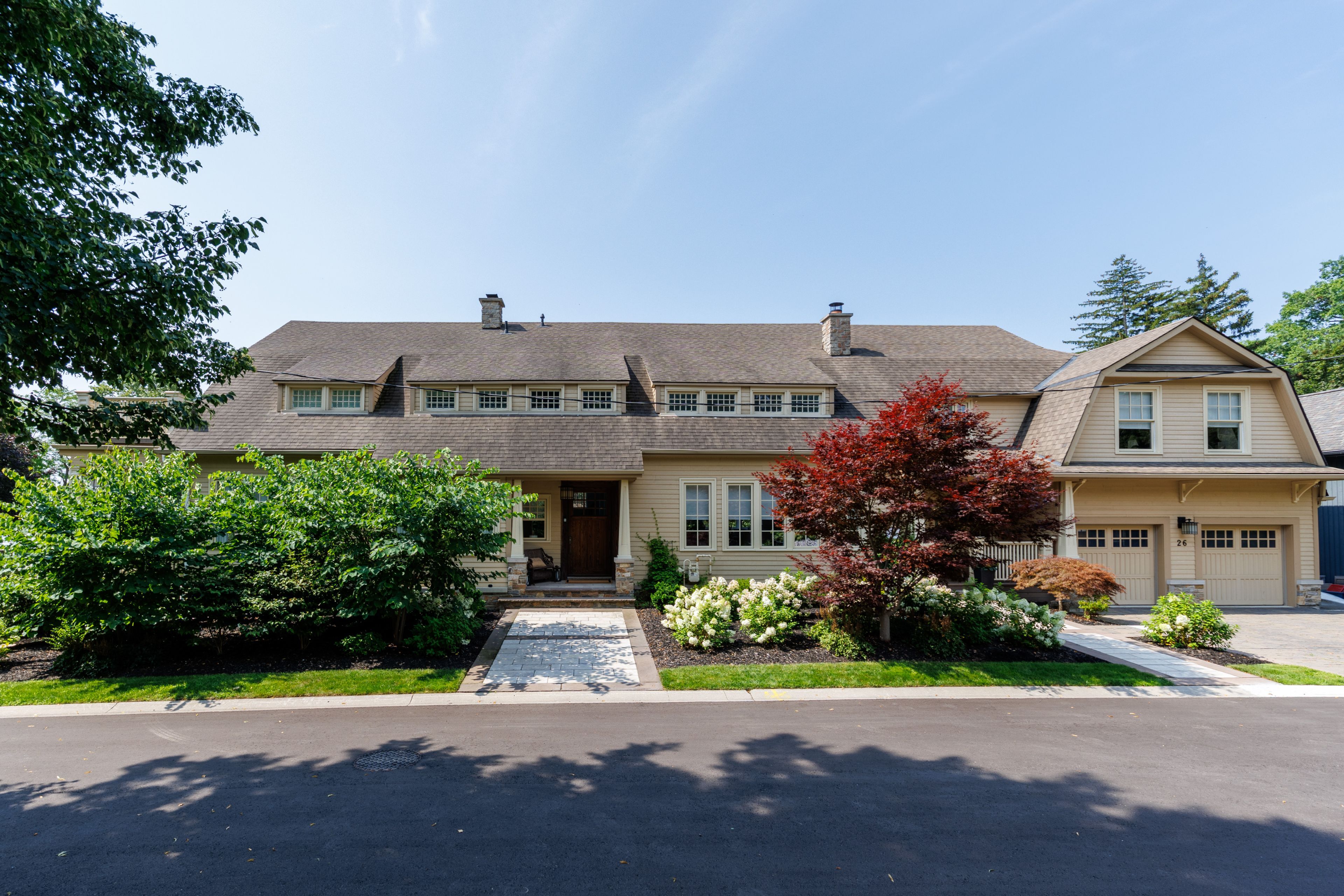 26 Trafalgar Road, Oakville, On L6j 3e7