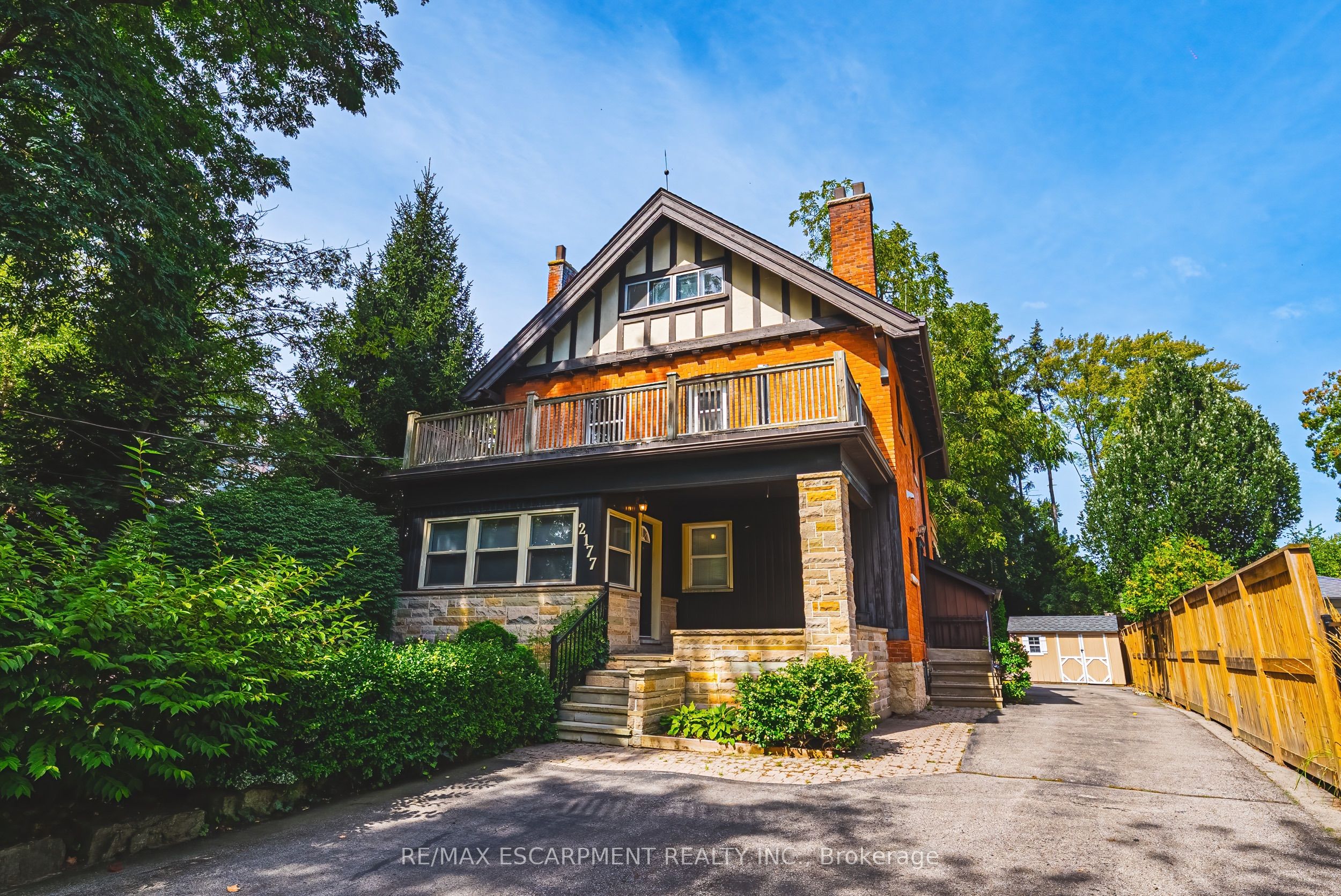 2177 Lakeshore Road, Burlington, On L7r 1a5