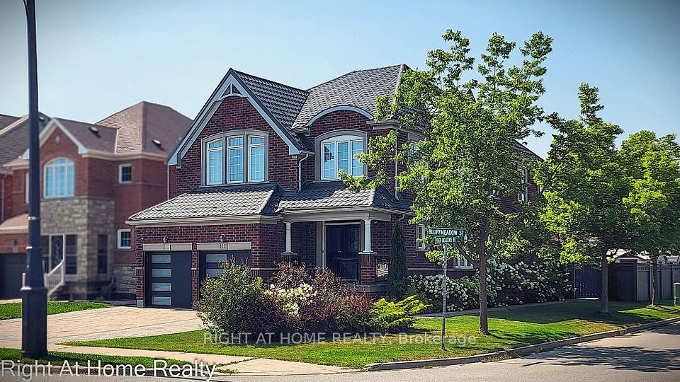 22 Bluffmeadow Street, Brampton, On L6p 3k6