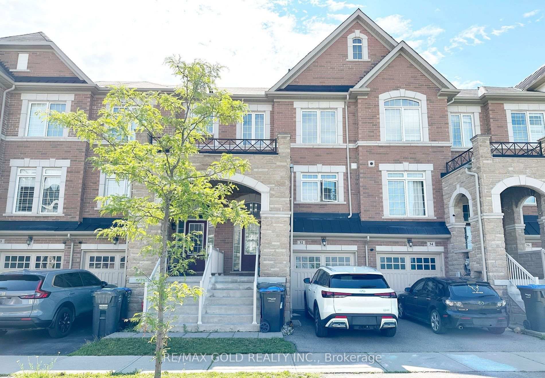 32 Rockman Crescent, Brampton, On L7a 4b4