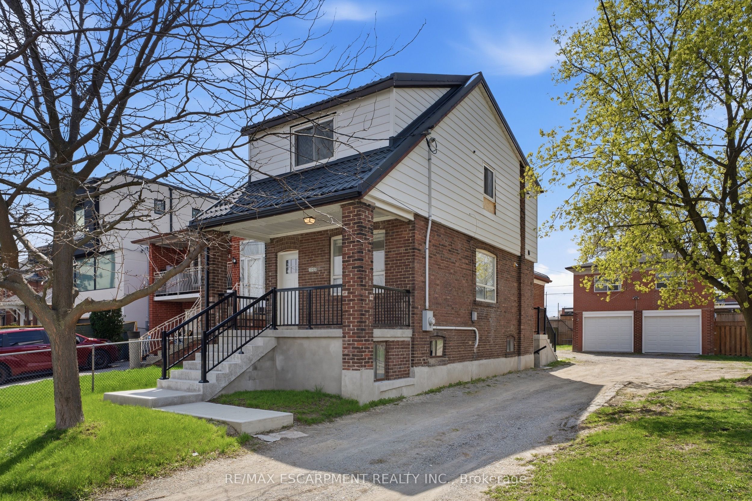 1049 Glencairn Avenue Garage Upper, Toronto, On M6b 2b1