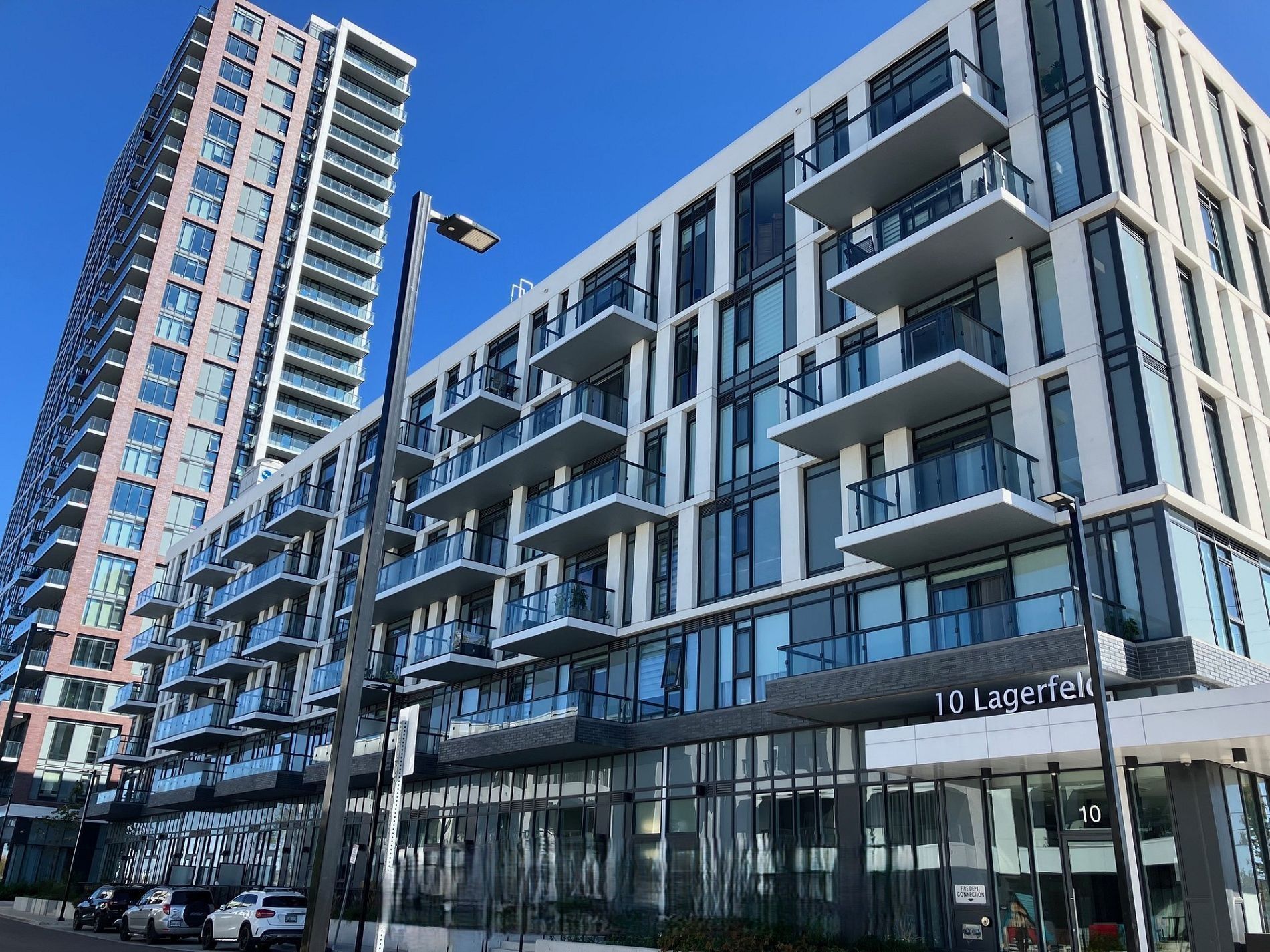 10 Lagerfeld Drive 607, Brampton, On L7a 5l3