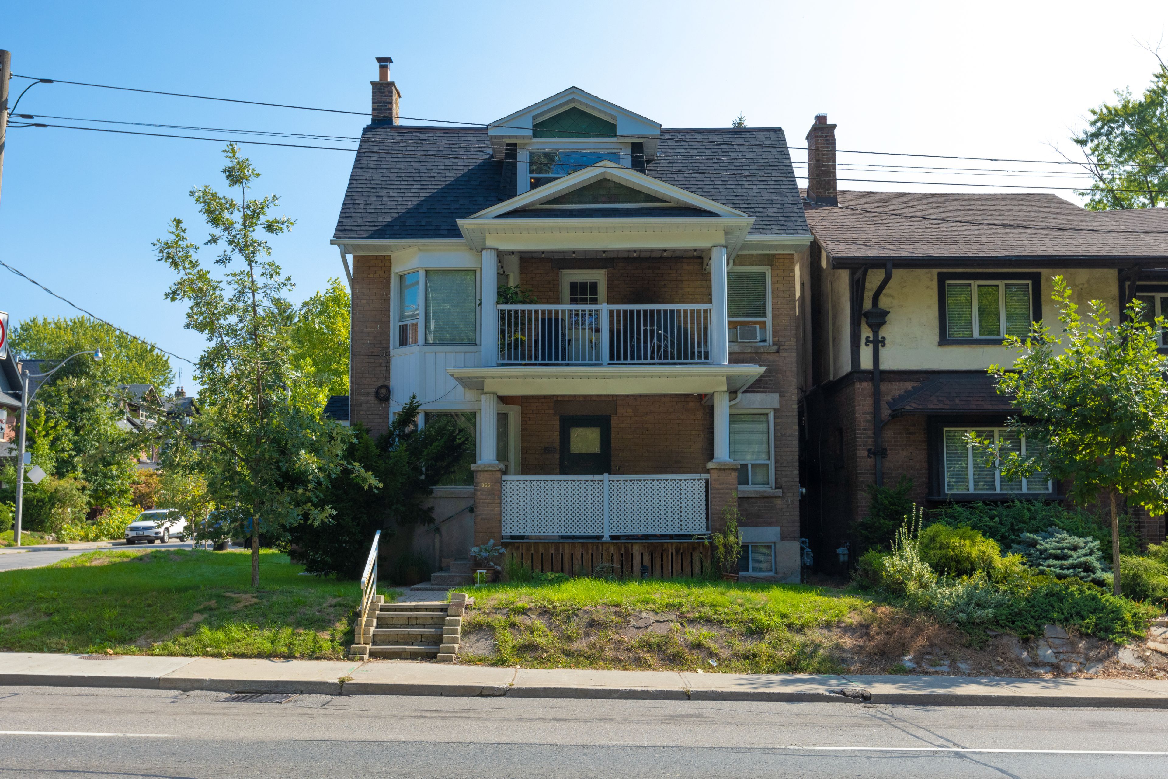 355 Parkside Drive, Toronto, On M6r 2z4