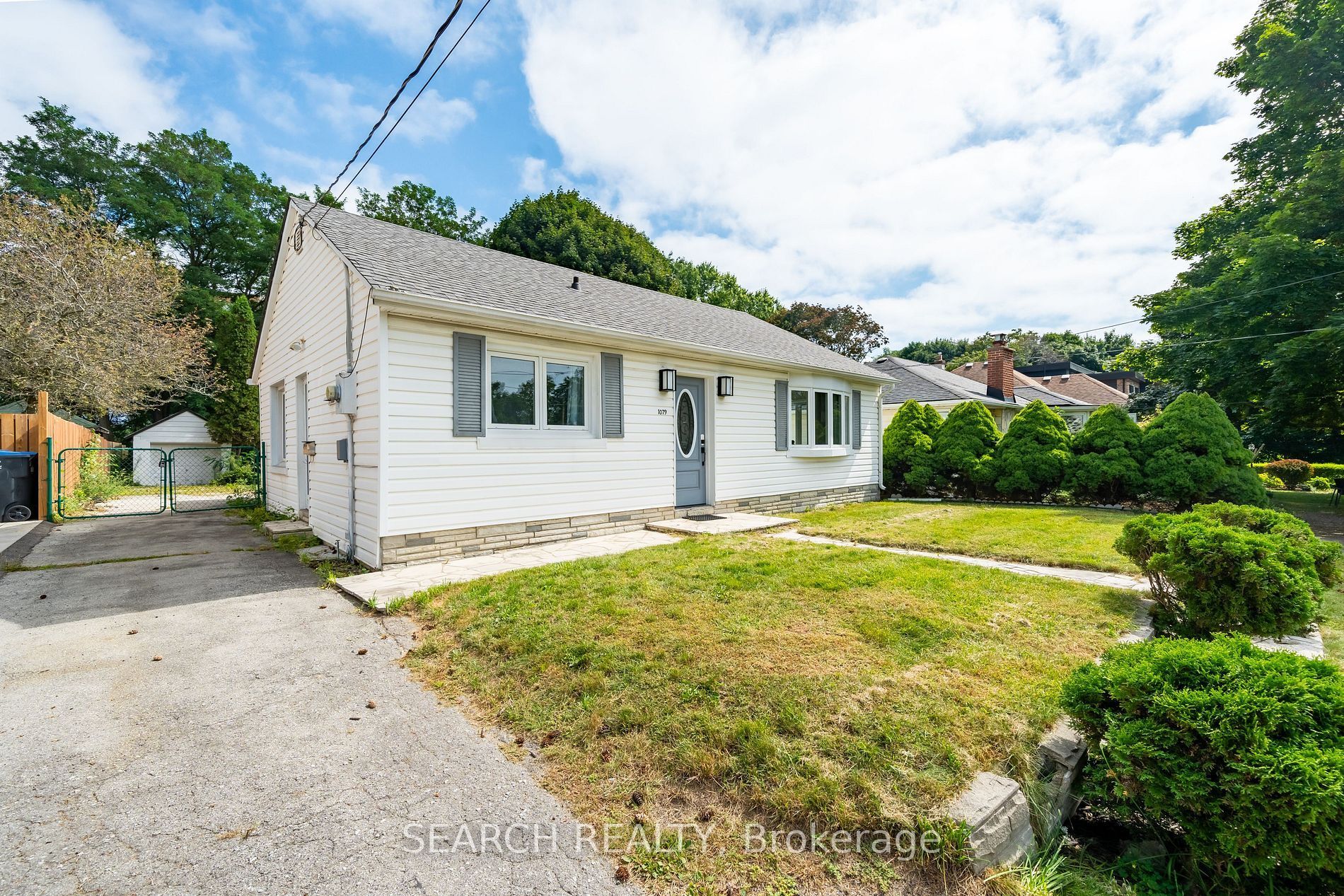 1079 Deta Road, Mississauga, On L5e 2r6