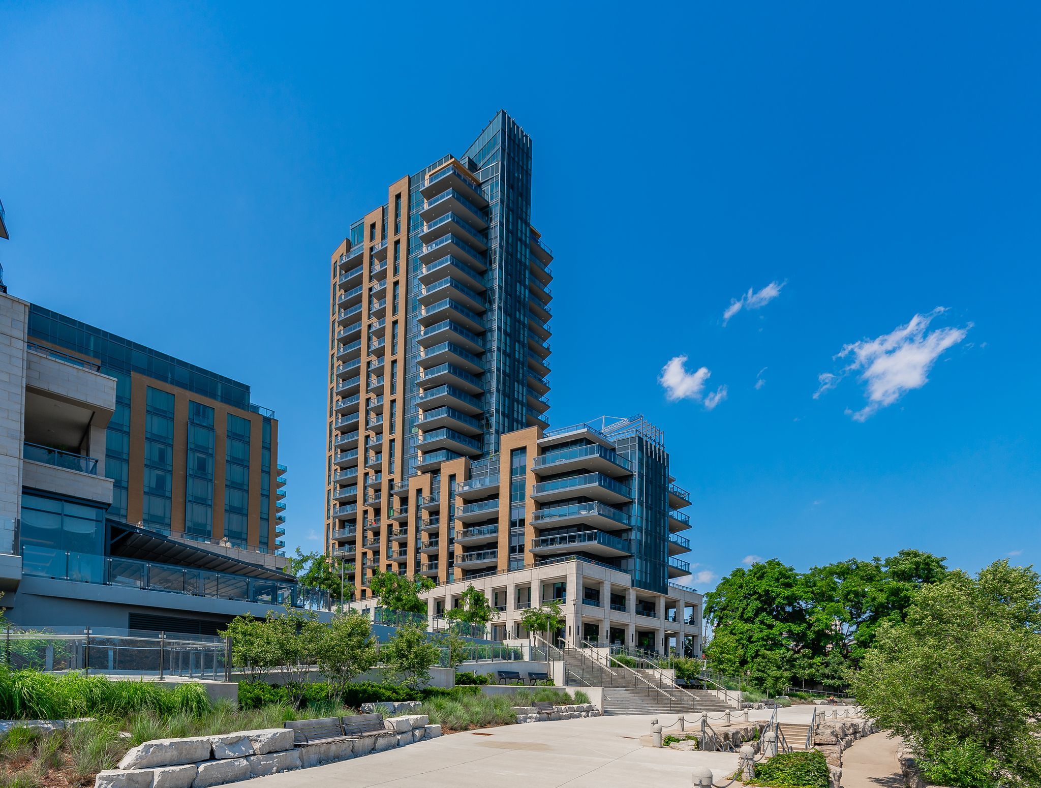 2060 Lakeshore Road 202, Burlington, On L7r 0g2