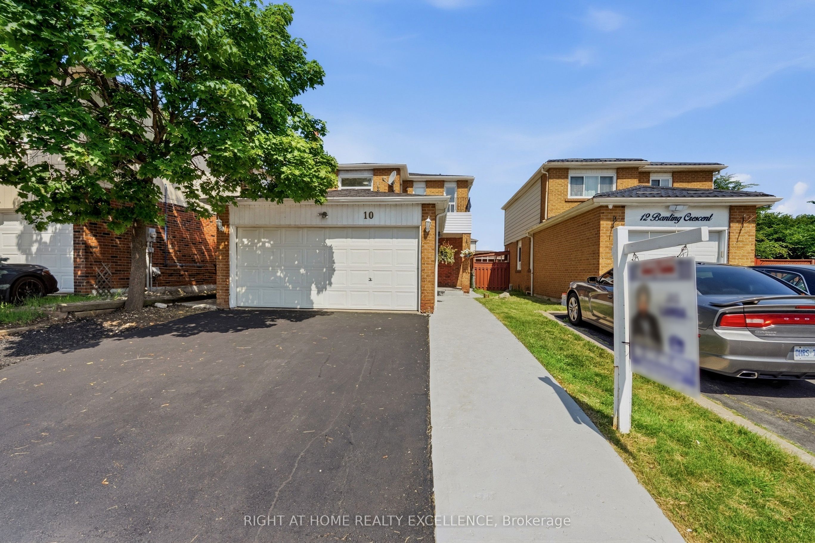 10 Banting Crescent Upper, Brampton, On L6y 2l8