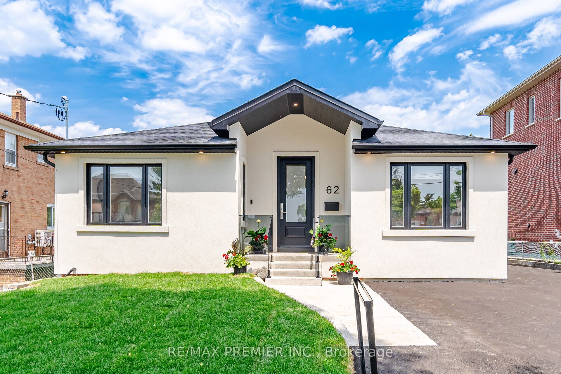 62 Flamborough Drive Lower Level 1, Toronto, On M6m 2r6