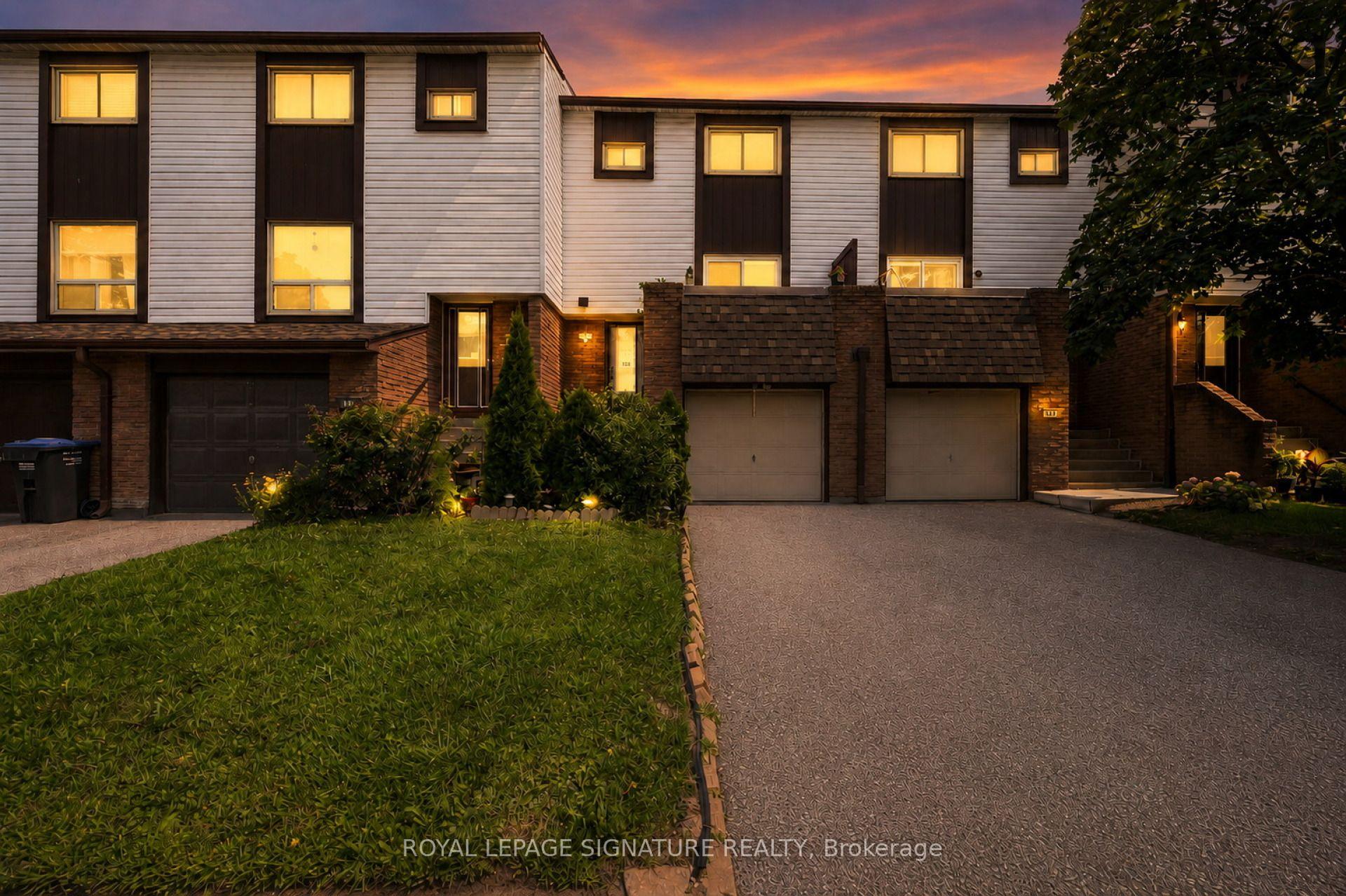 1221 Dundix Road 132, Mississauga, On L4y 3y9